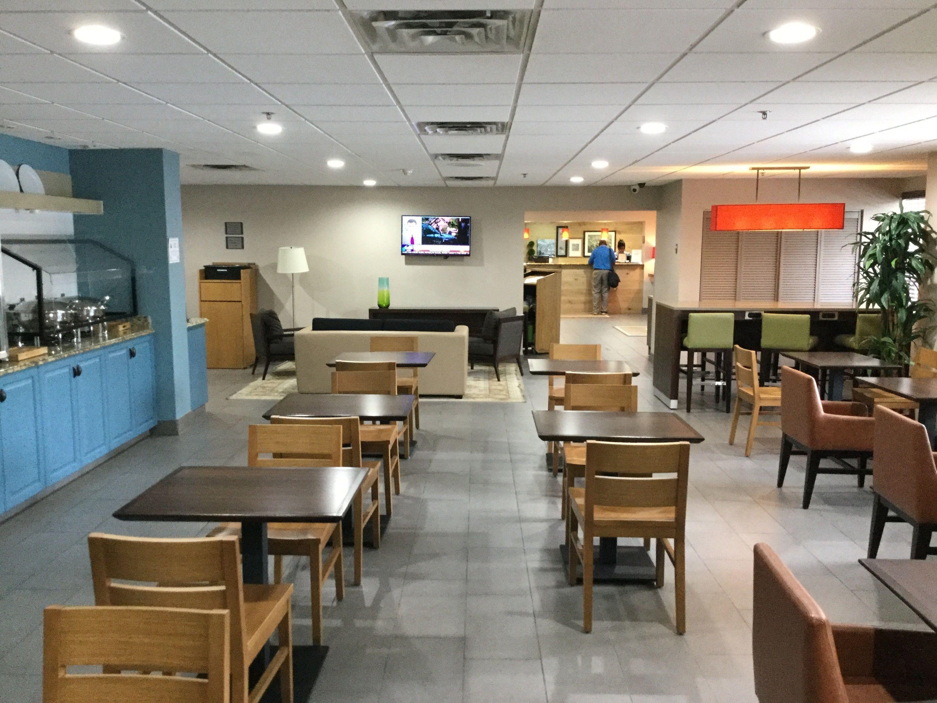 Country & By Radisson, Place, Nc