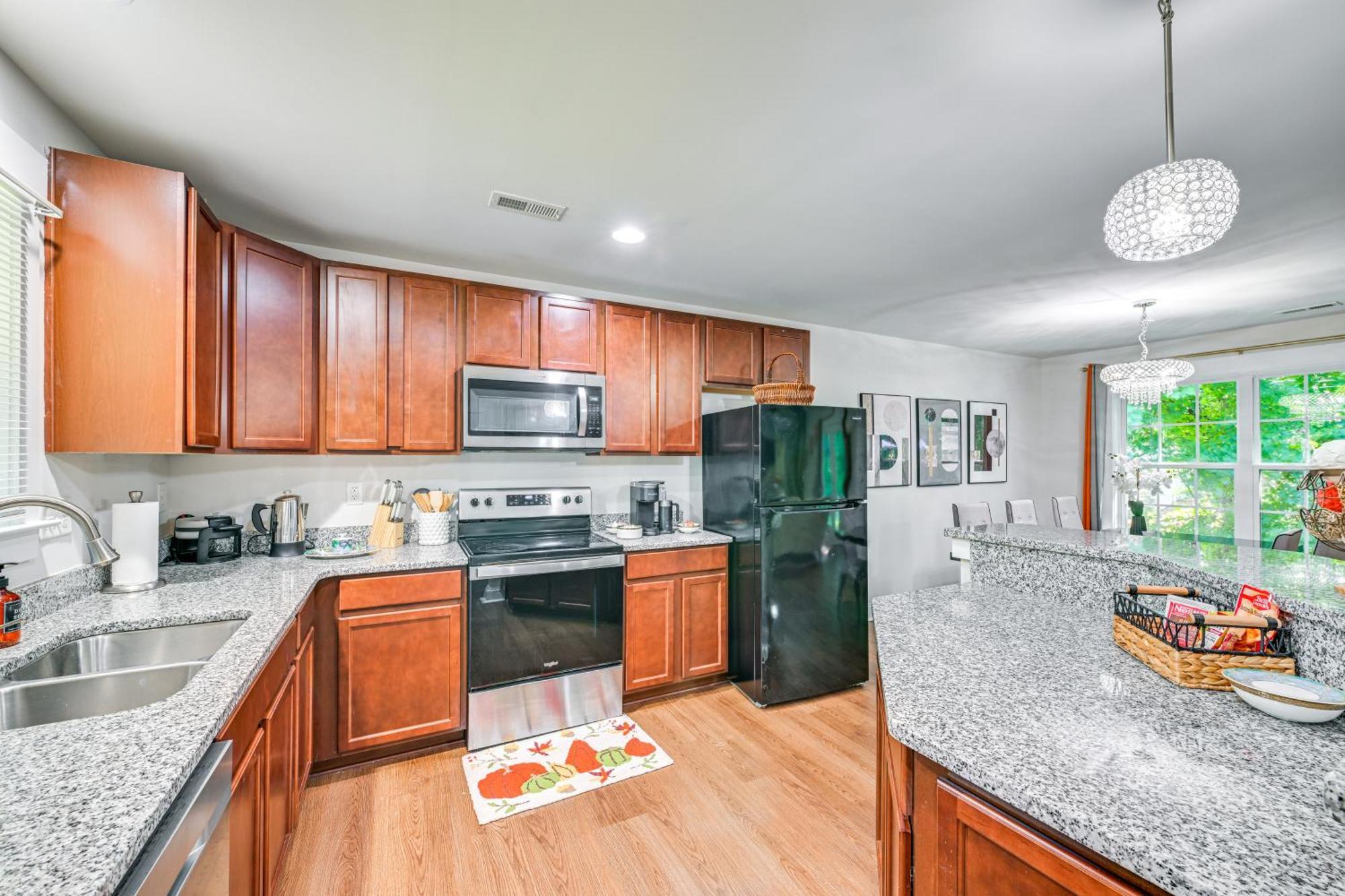 3bd House With Quiet Living, Access 6mi To Dtwn Holiday home Charlotte