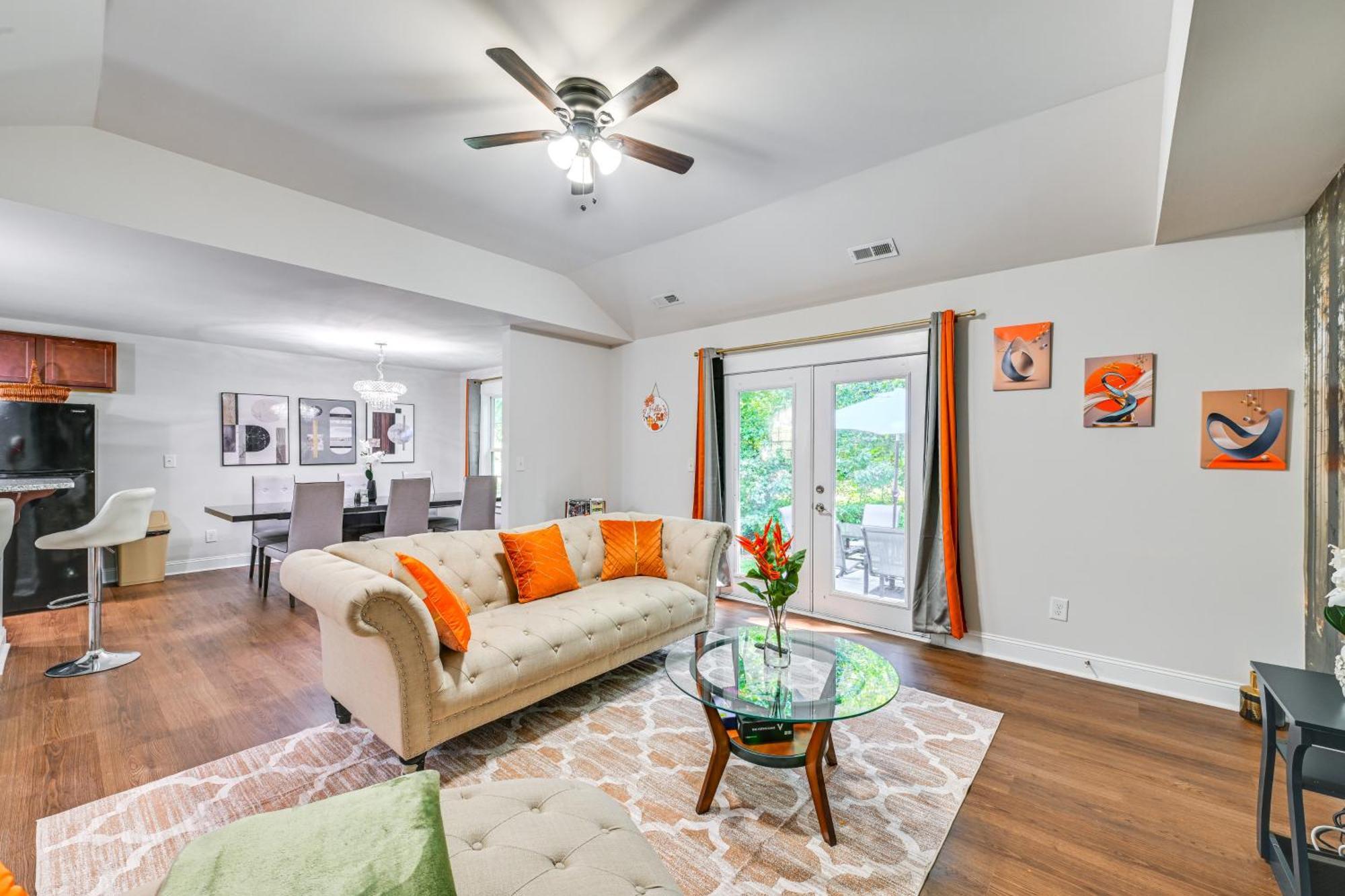 3bd House With Quiet Living, Access 6mi To Dtwn