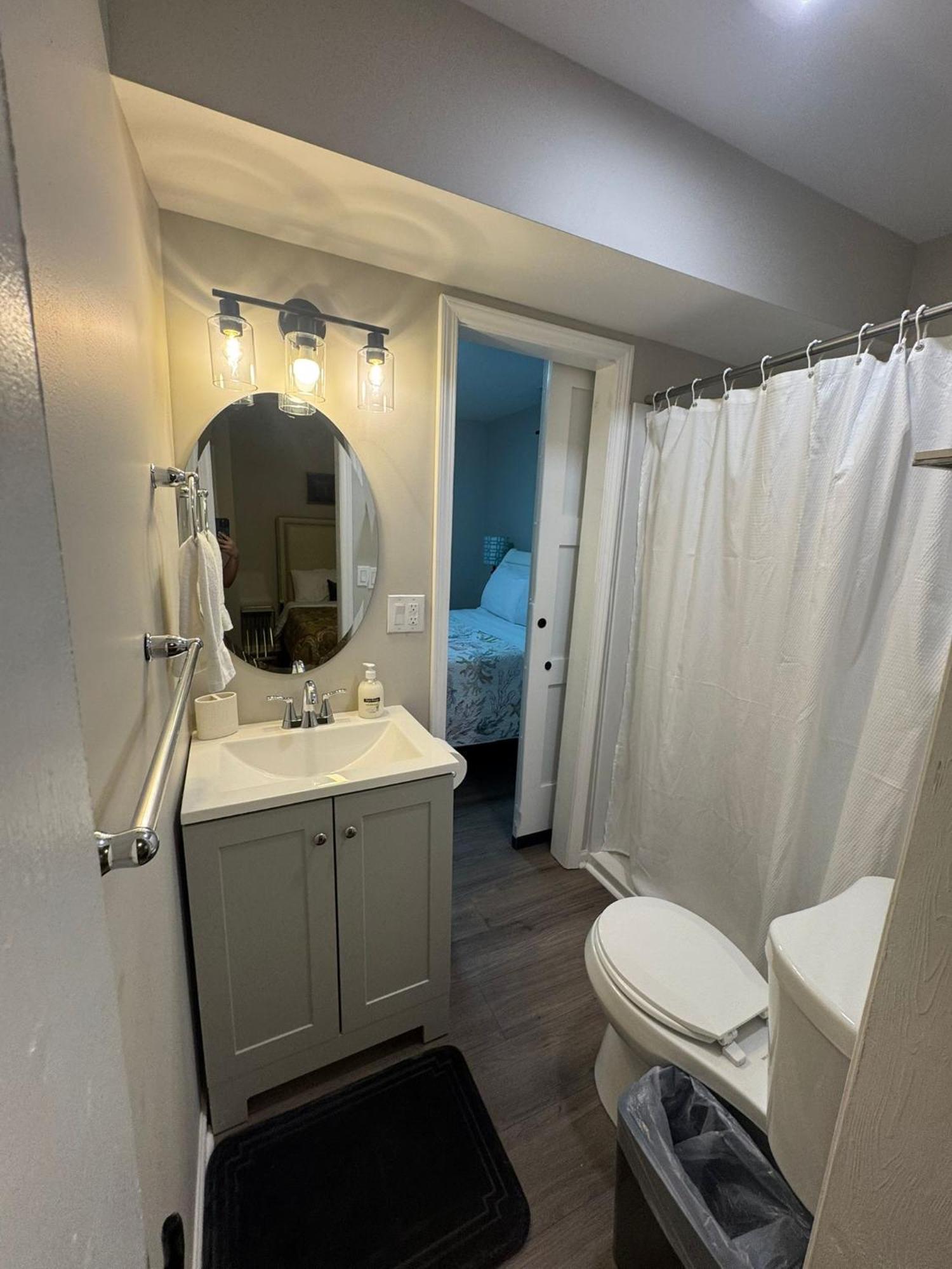 Holiday home 4-beds, 2-bath, Old Charm, Updated Comfort