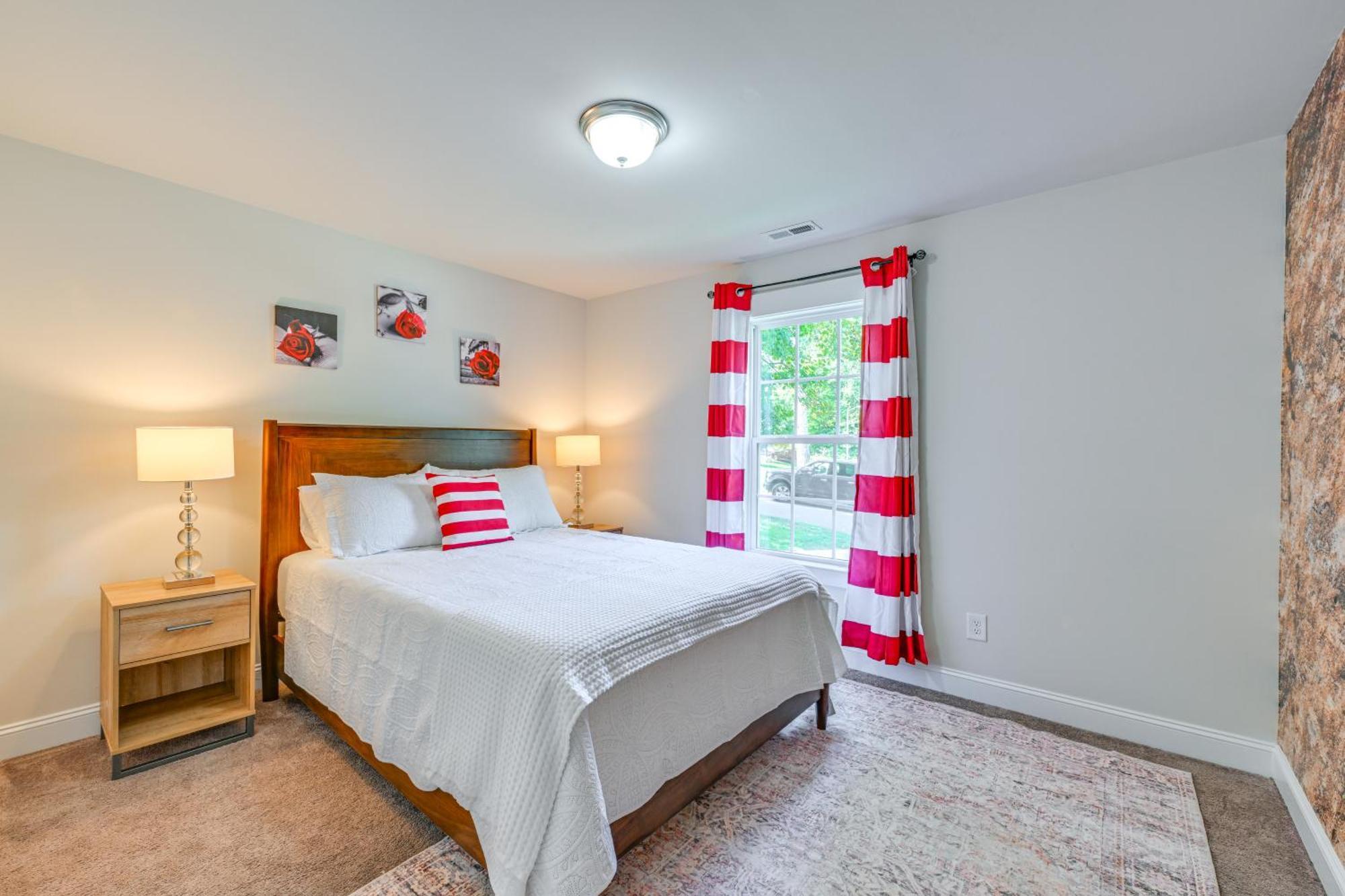 Holiday home 3bd House With Quiet Living, Access 6mi To Dtwn