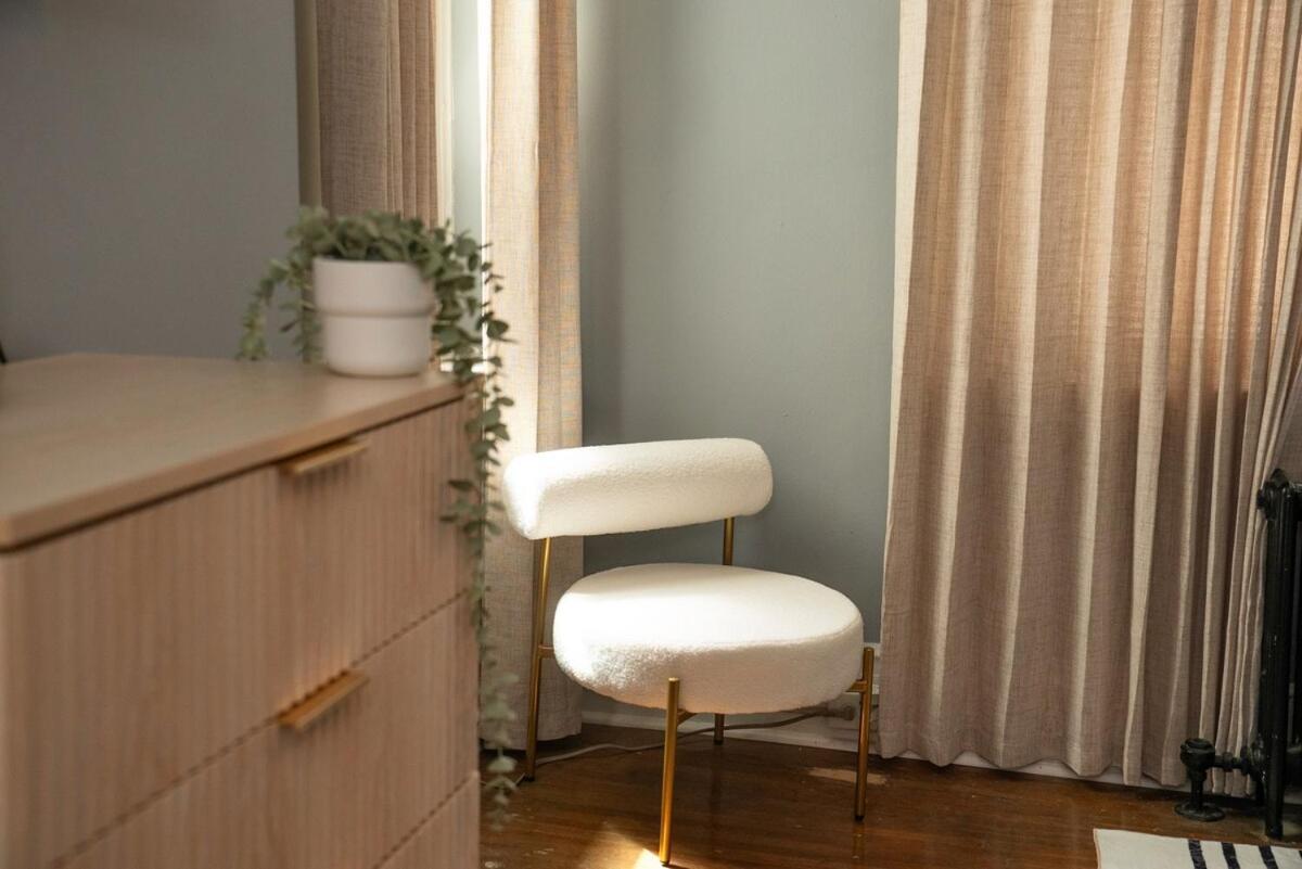 Uptown Funk Getaway With Parking & Walk To Stadiums, Nightlife Apartment *