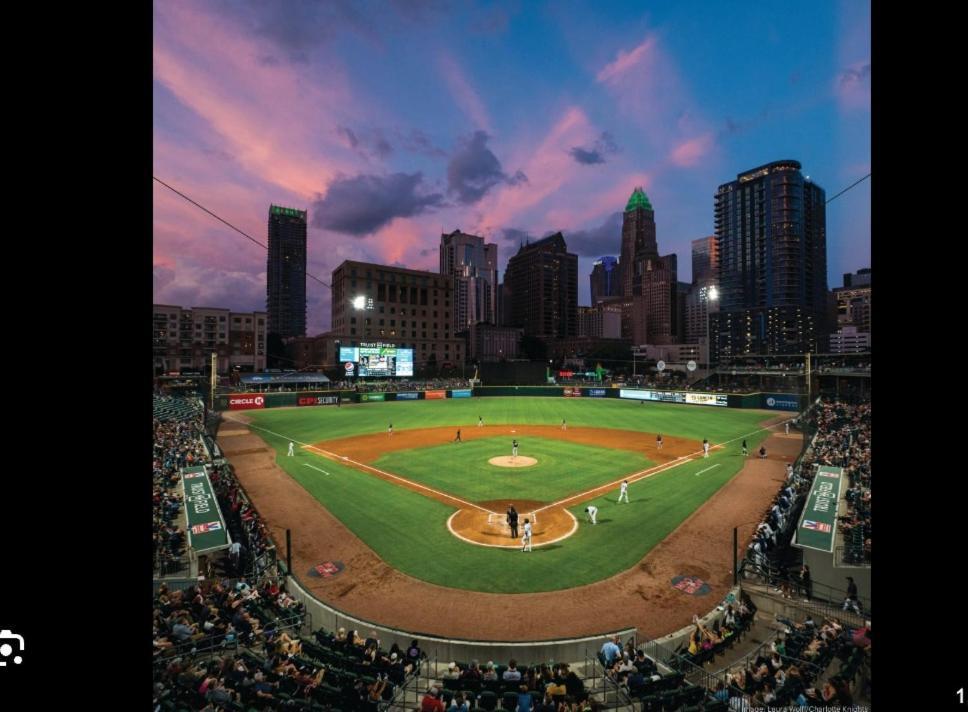 Uptown Funk Getaway With Parking & Walk To Stadiums, Nightlife *