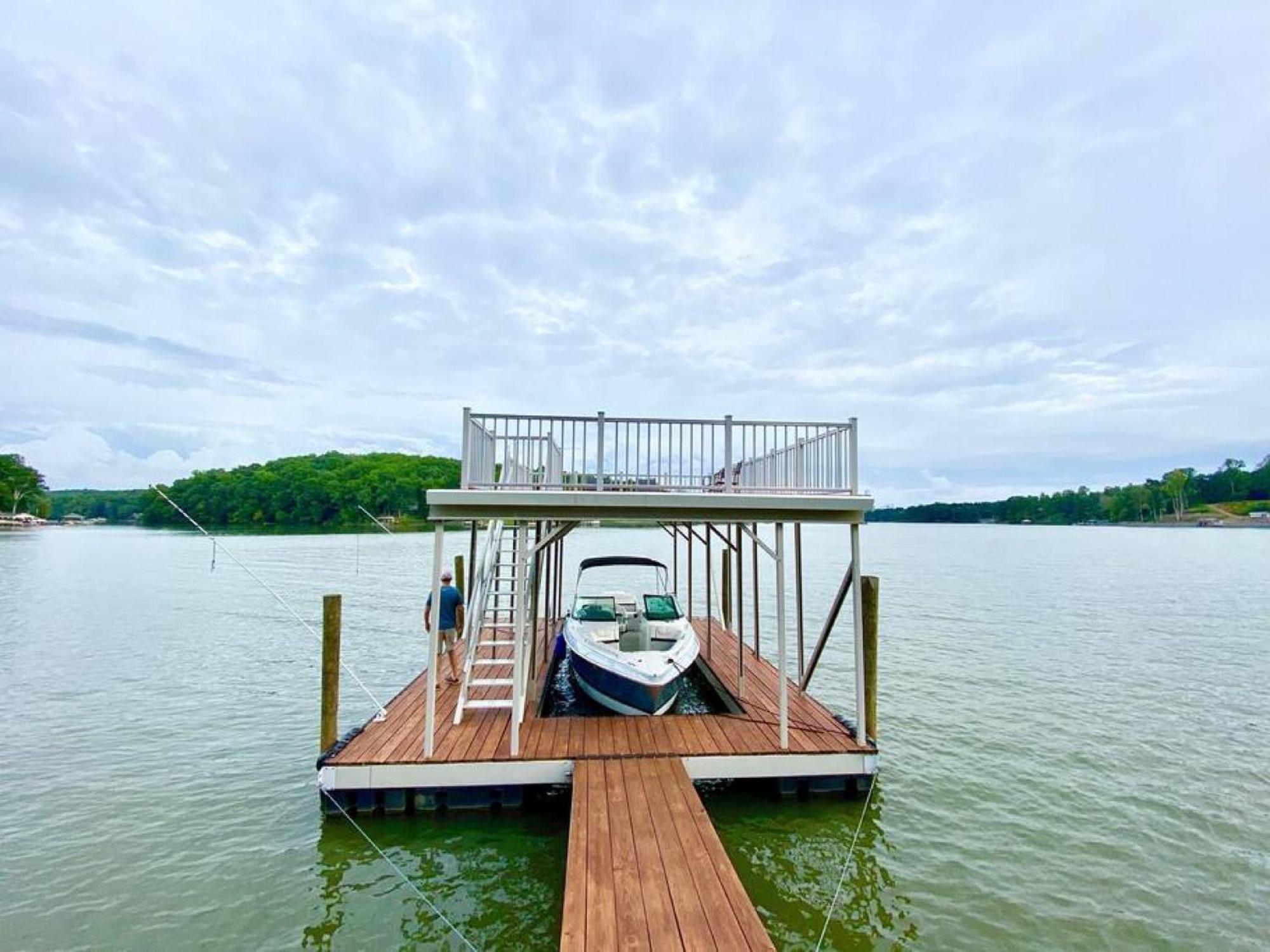 Holiday home Chateau Merlot Lakefront Retreat Usnwc Boat