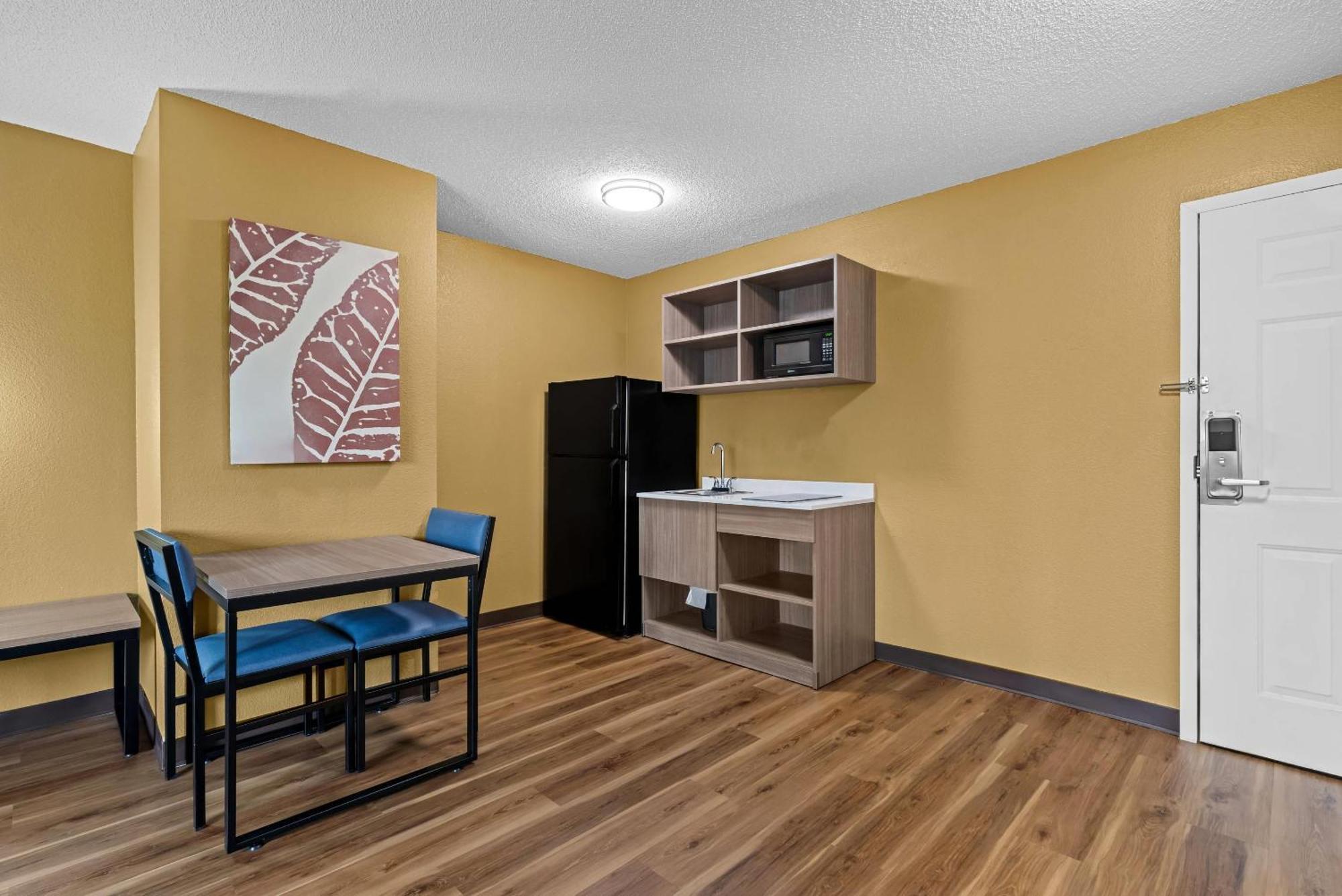 Mainstay - Executive Park Charlotte