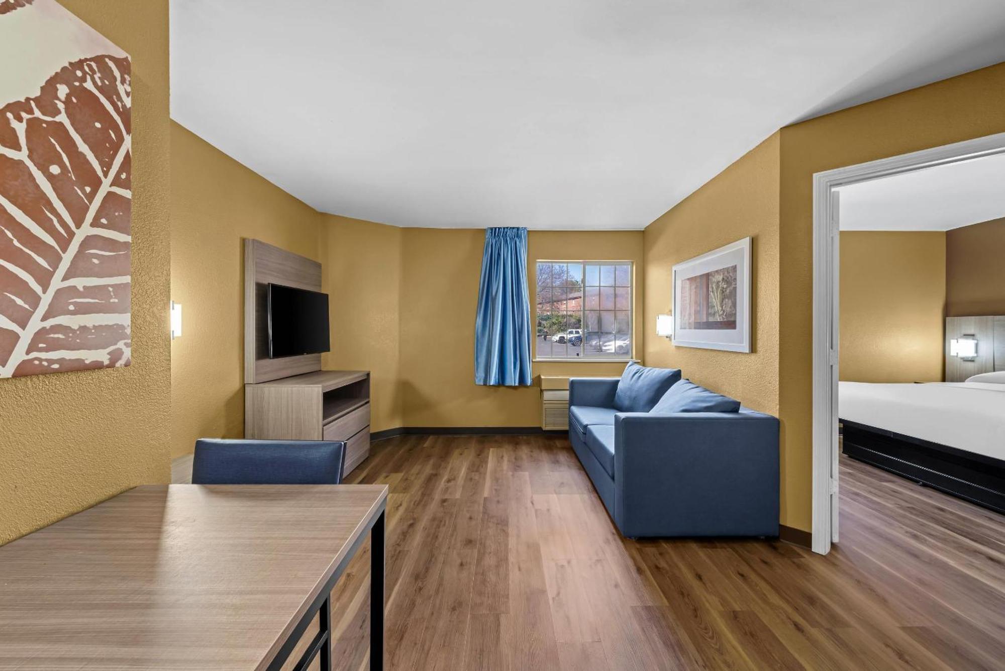 Mainstay - Executive Park Hotel