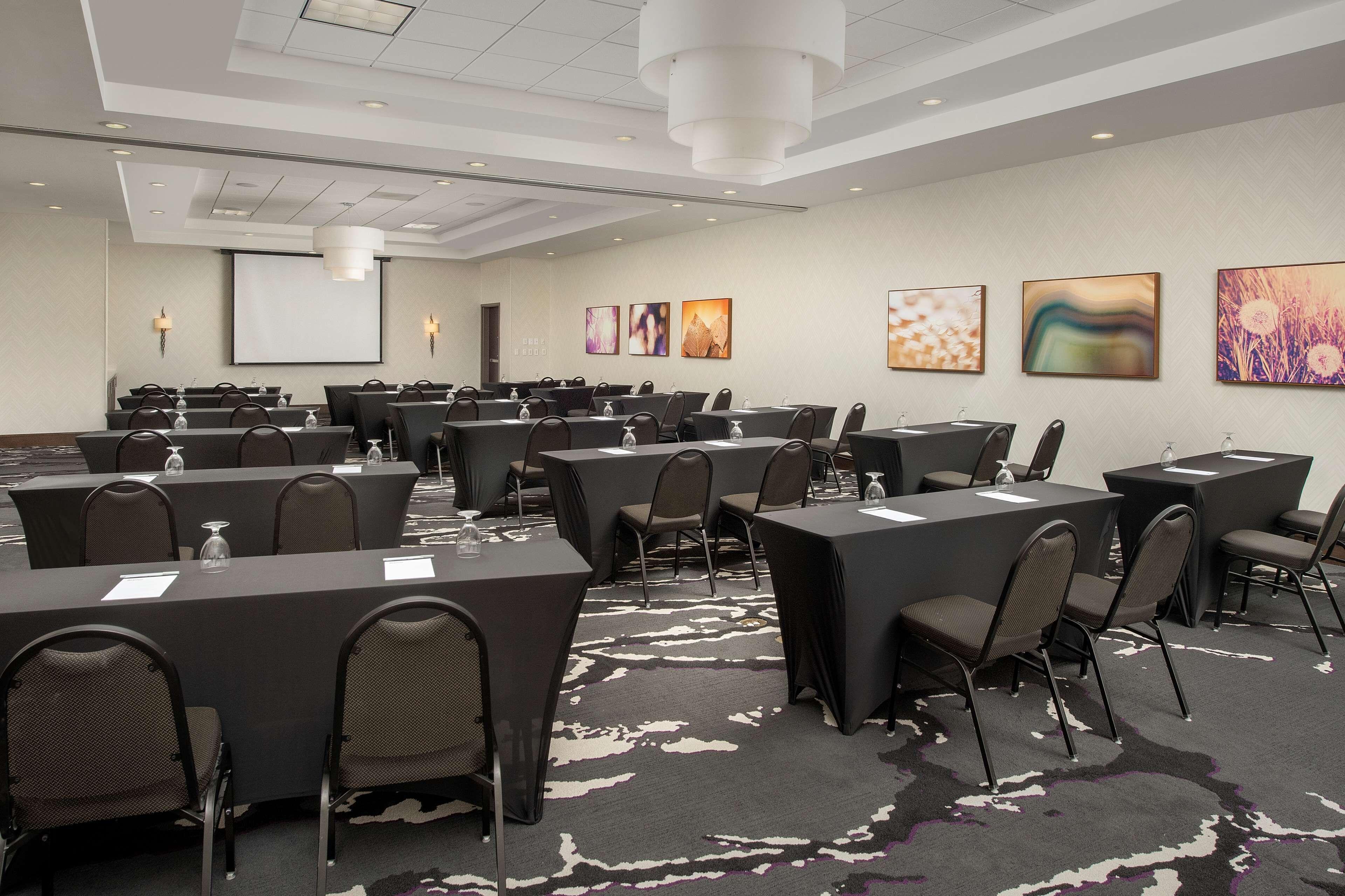 Hotel Hilton Garden Airport
