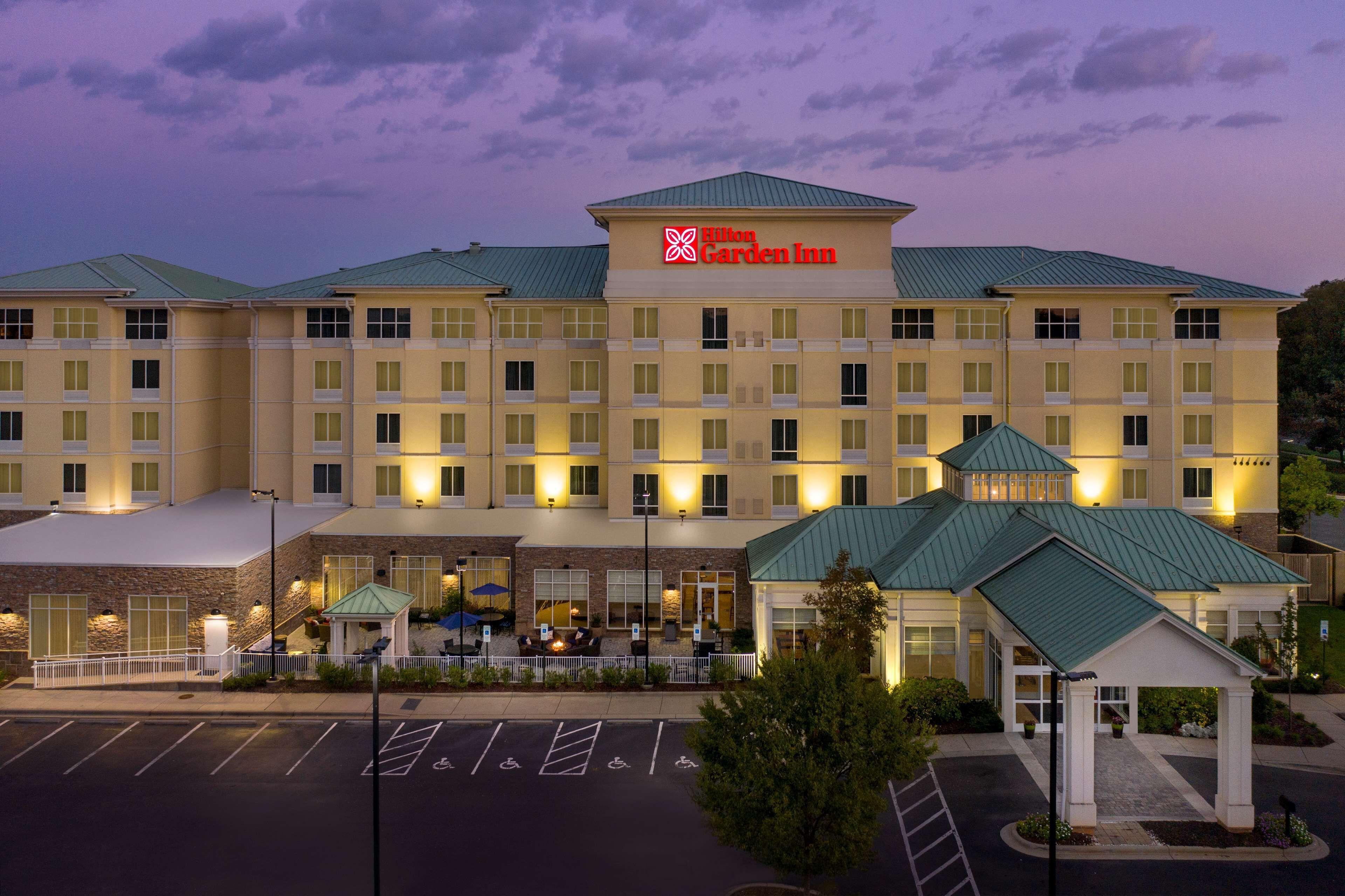 Hilton Garden Airport