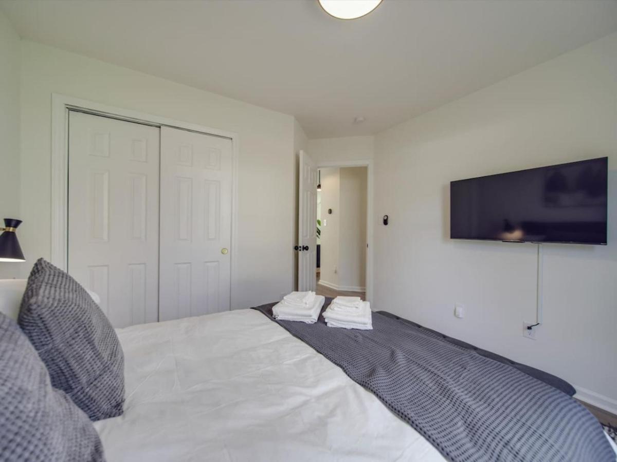 Fully Updated Cozy 3 Bedroom Ranch Escape -wwc- Airport *