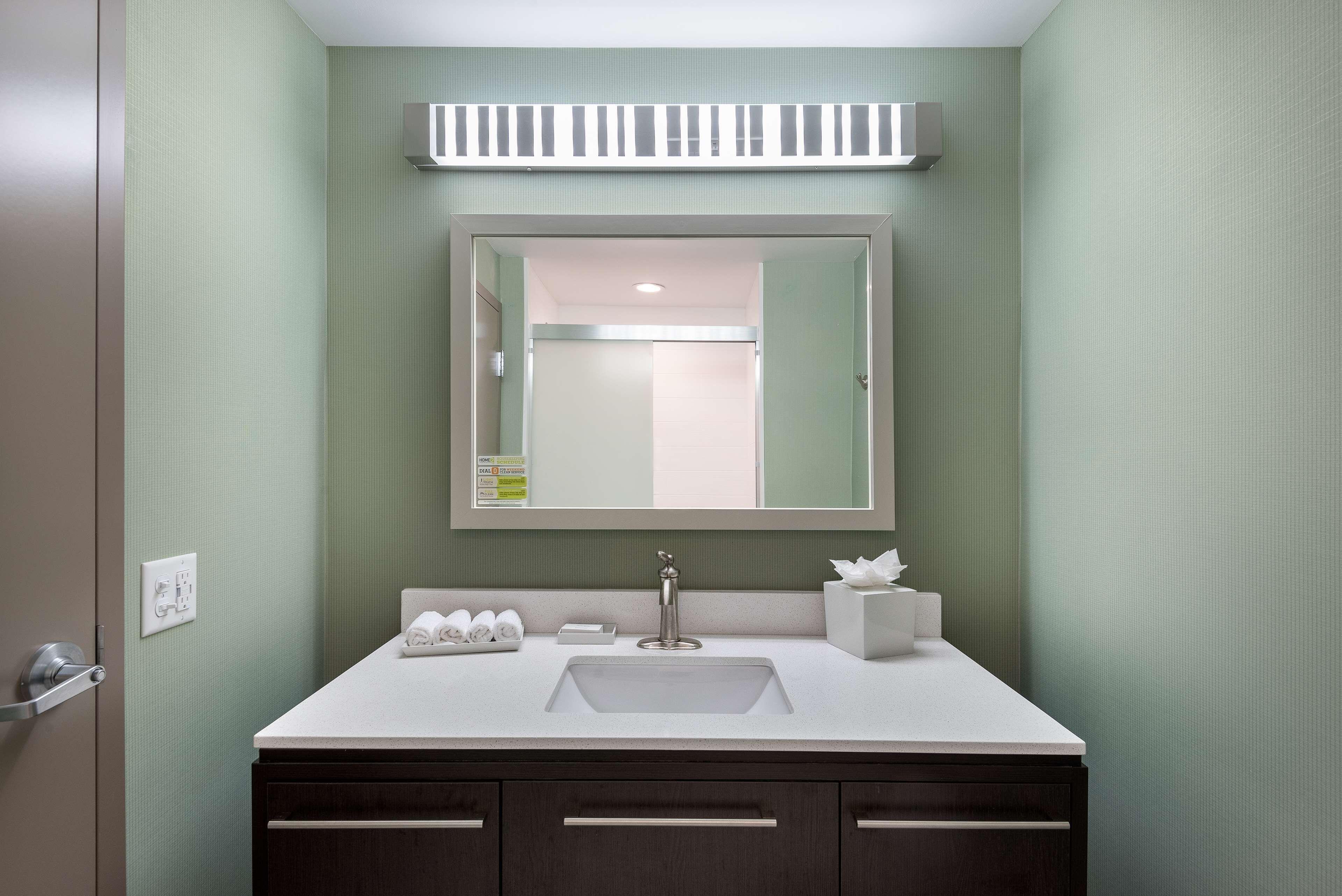 Hotel Home2 By Hilton Research Park 3*