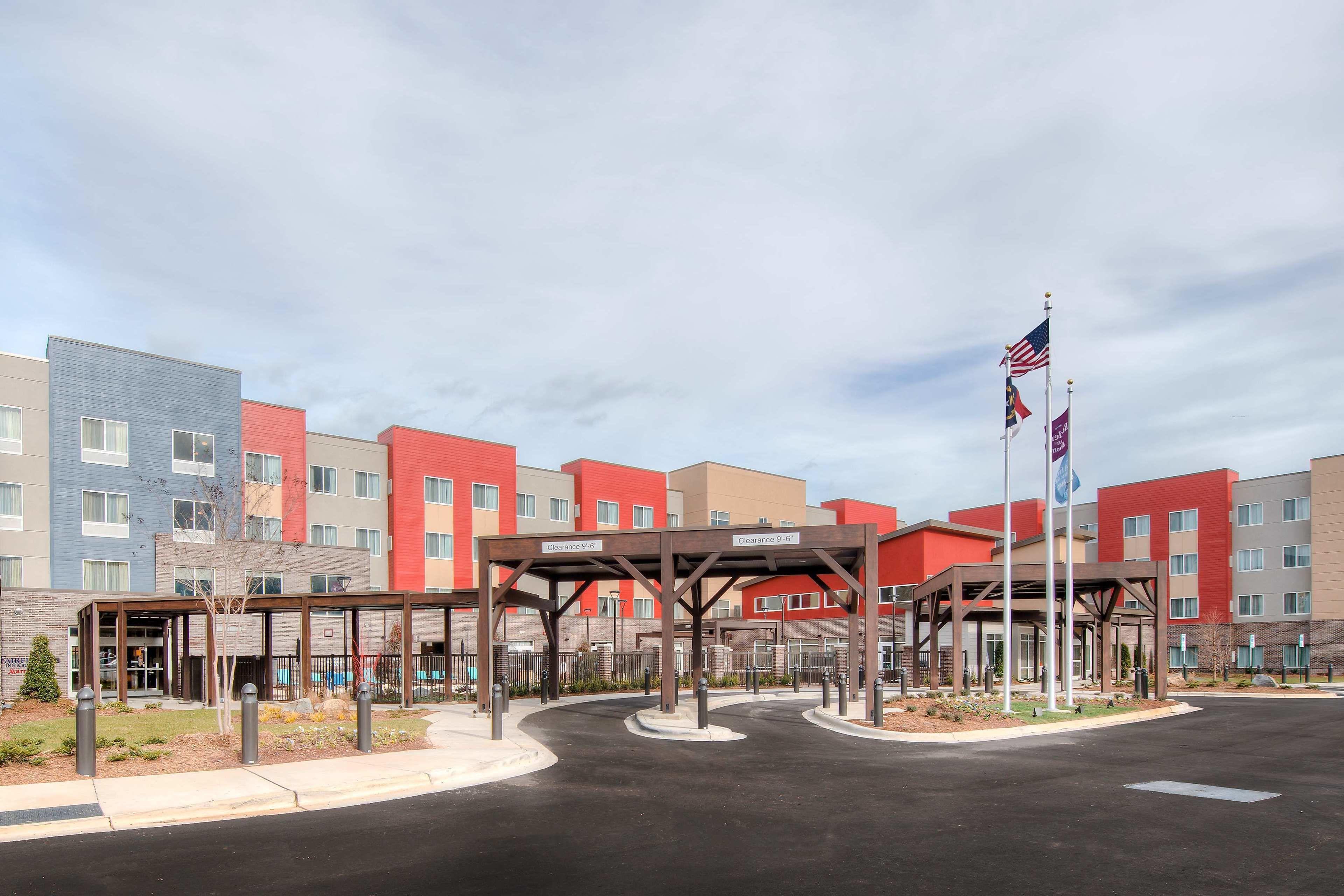 Fairfield & By Marriott Airport Charlotte