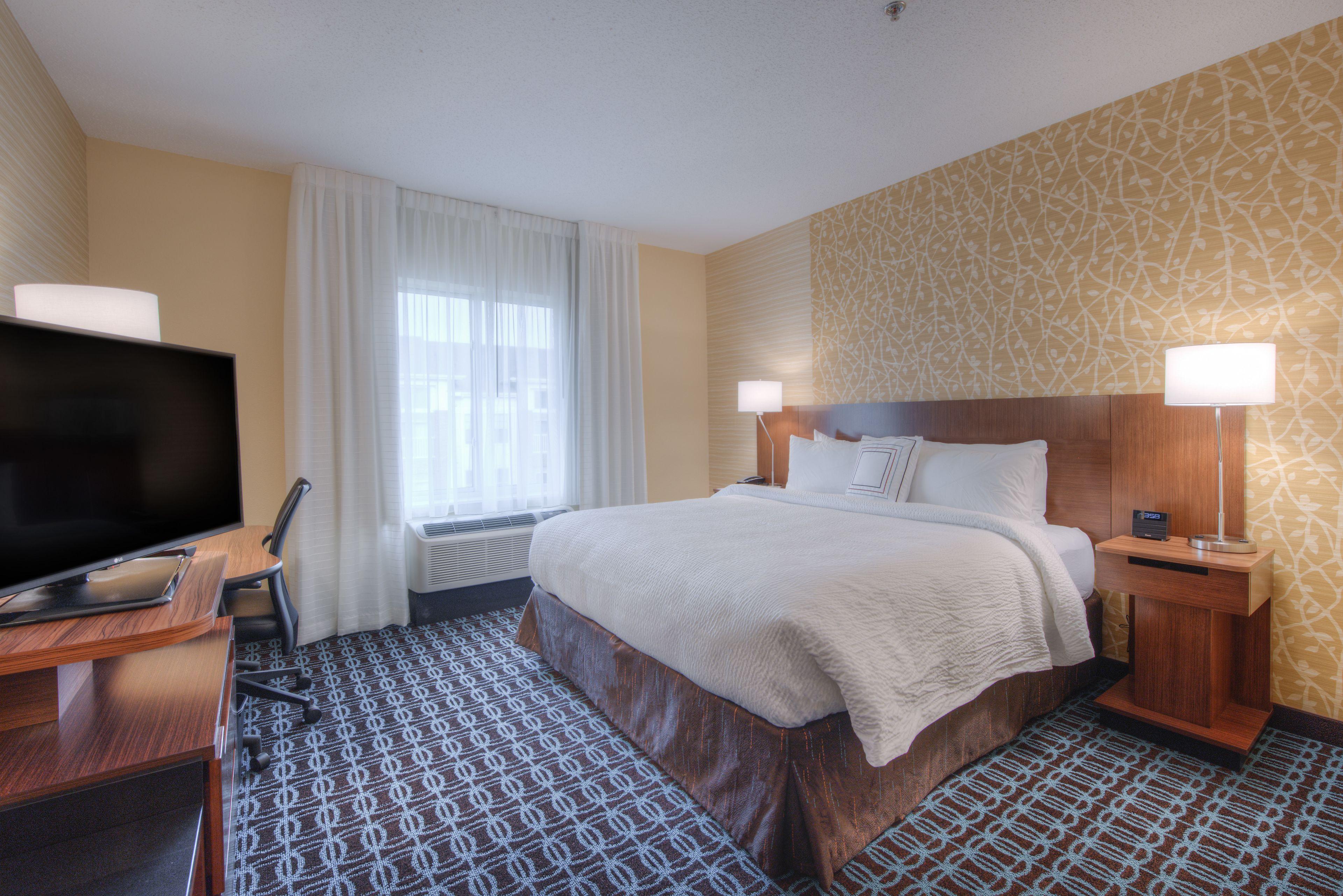 Fairfield & By Marriott Airport Hotel 3*