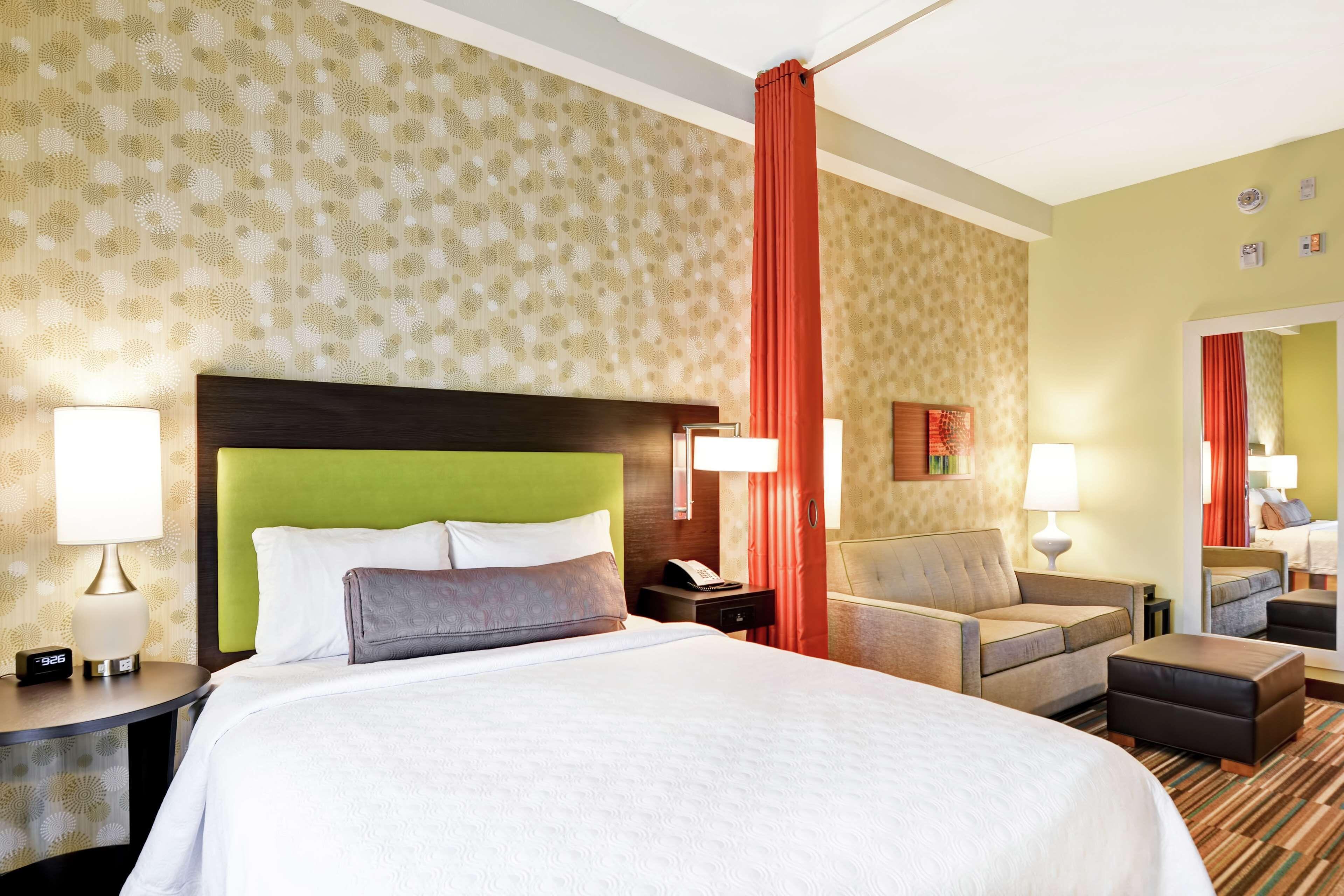 Hotel Home2 By Hilton Airport