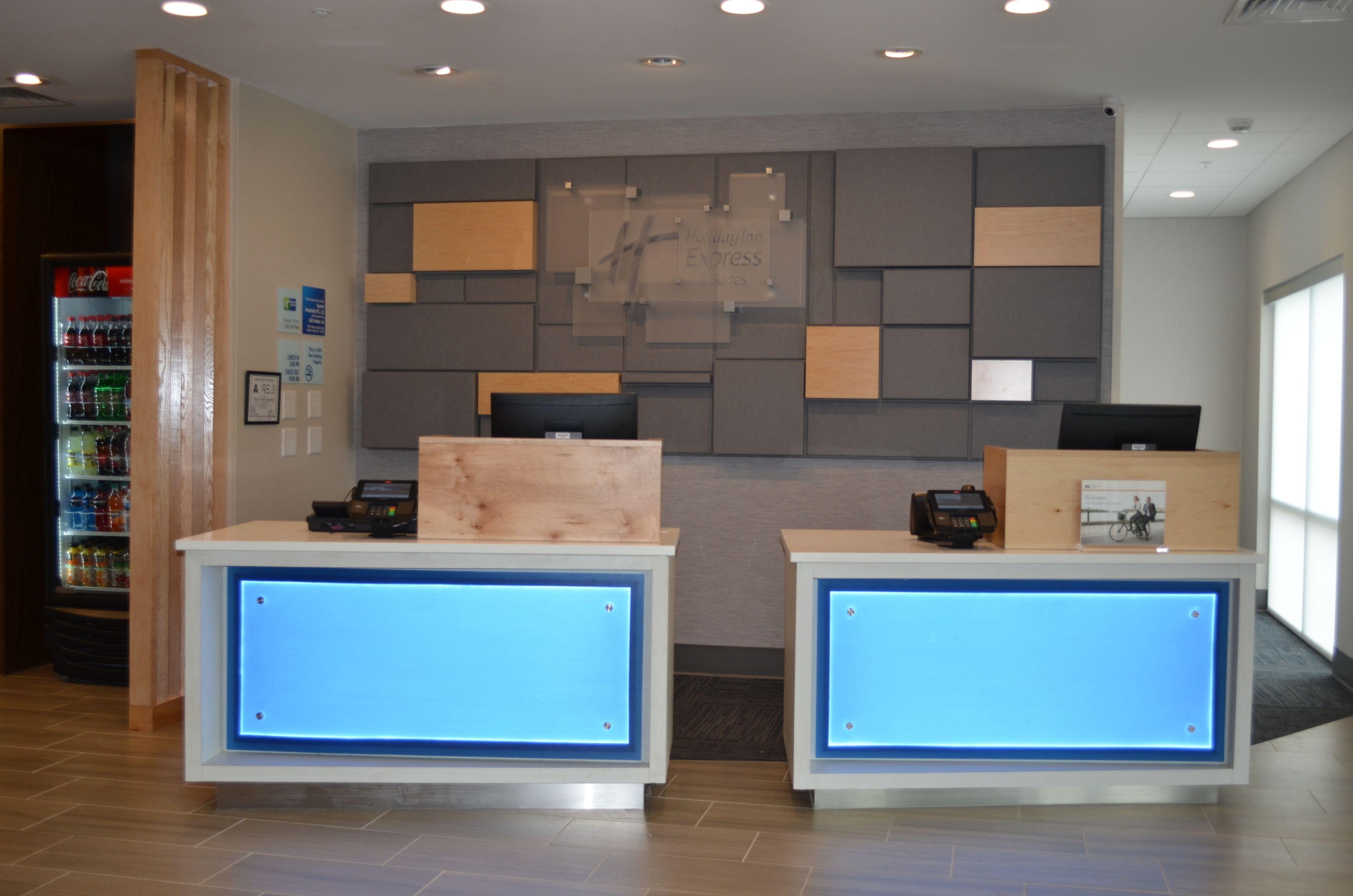 Express & - Ne - Area By Ihg 3*