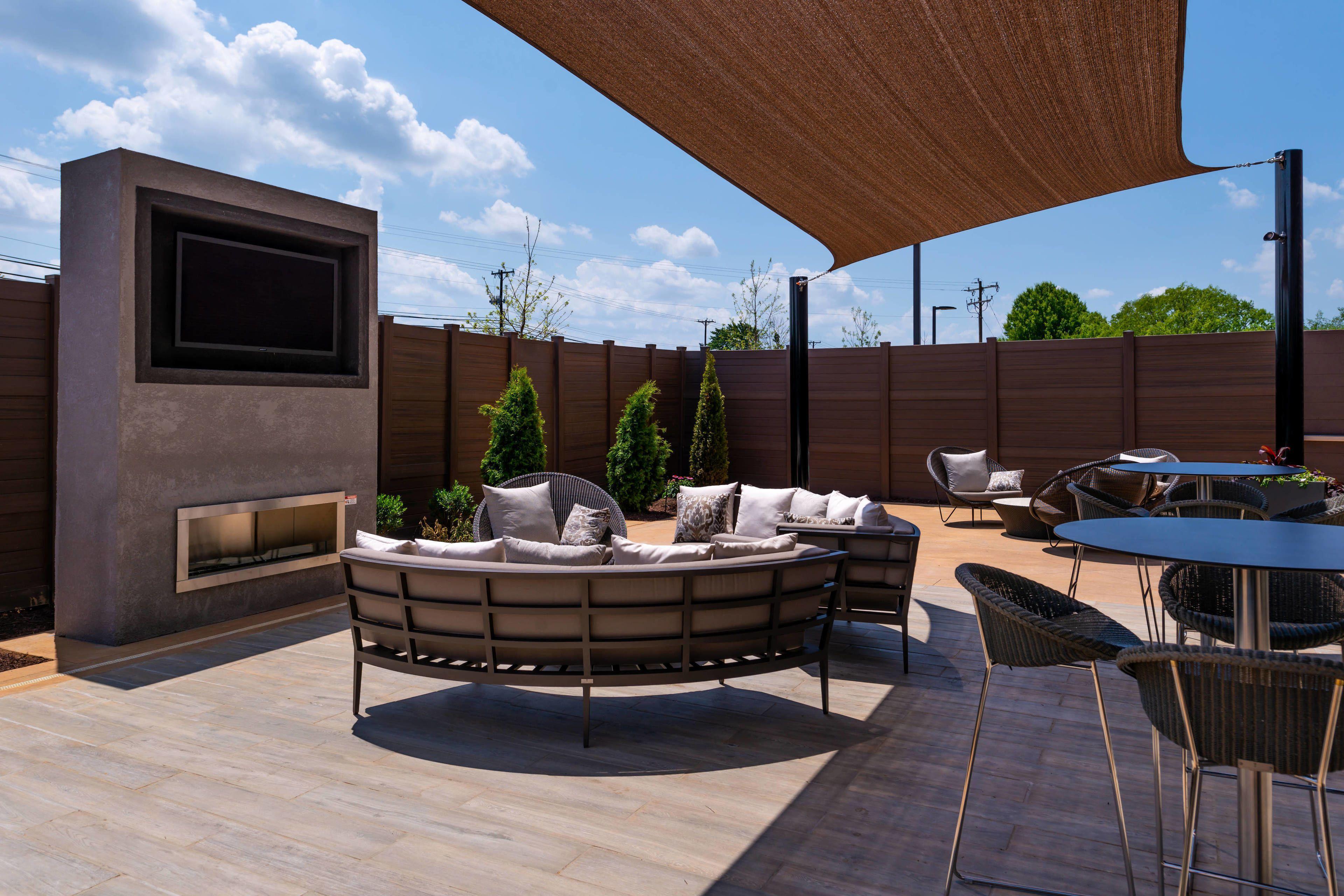 Courtyard By Marriott Northlake 2*