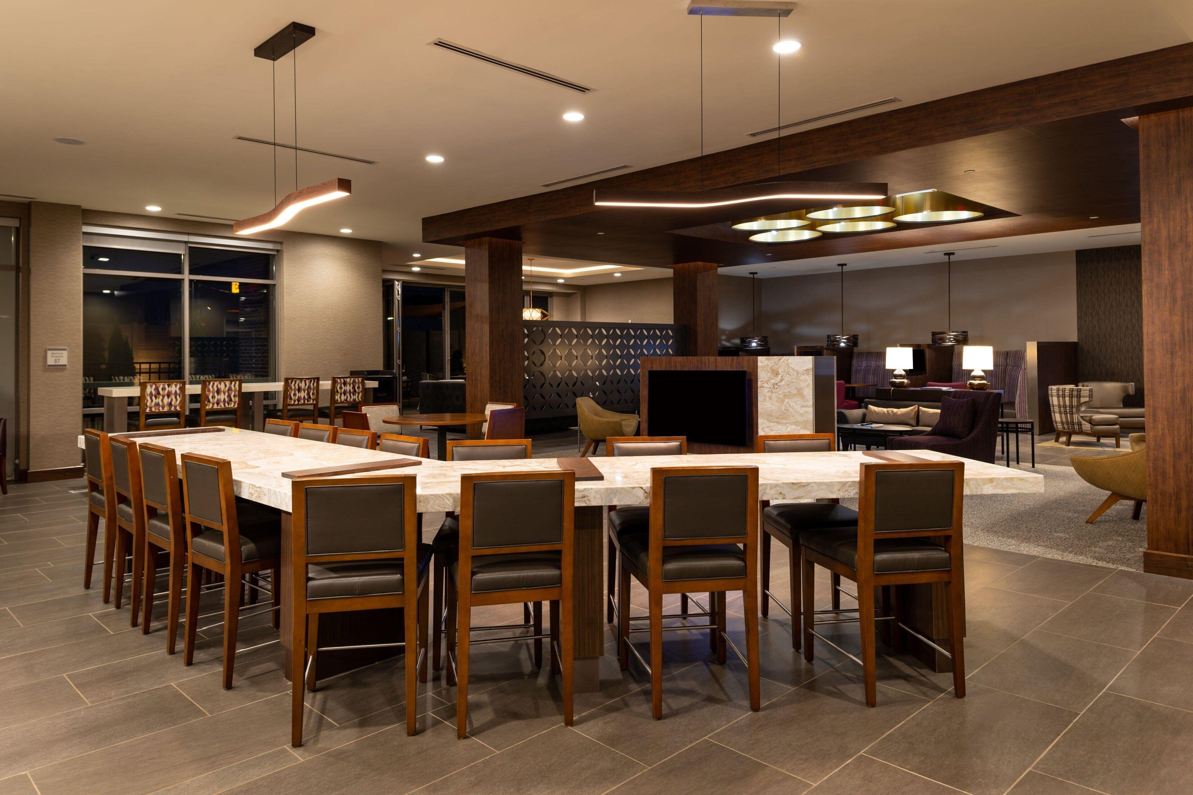 Courtyard By Marriott Northlake Hotel