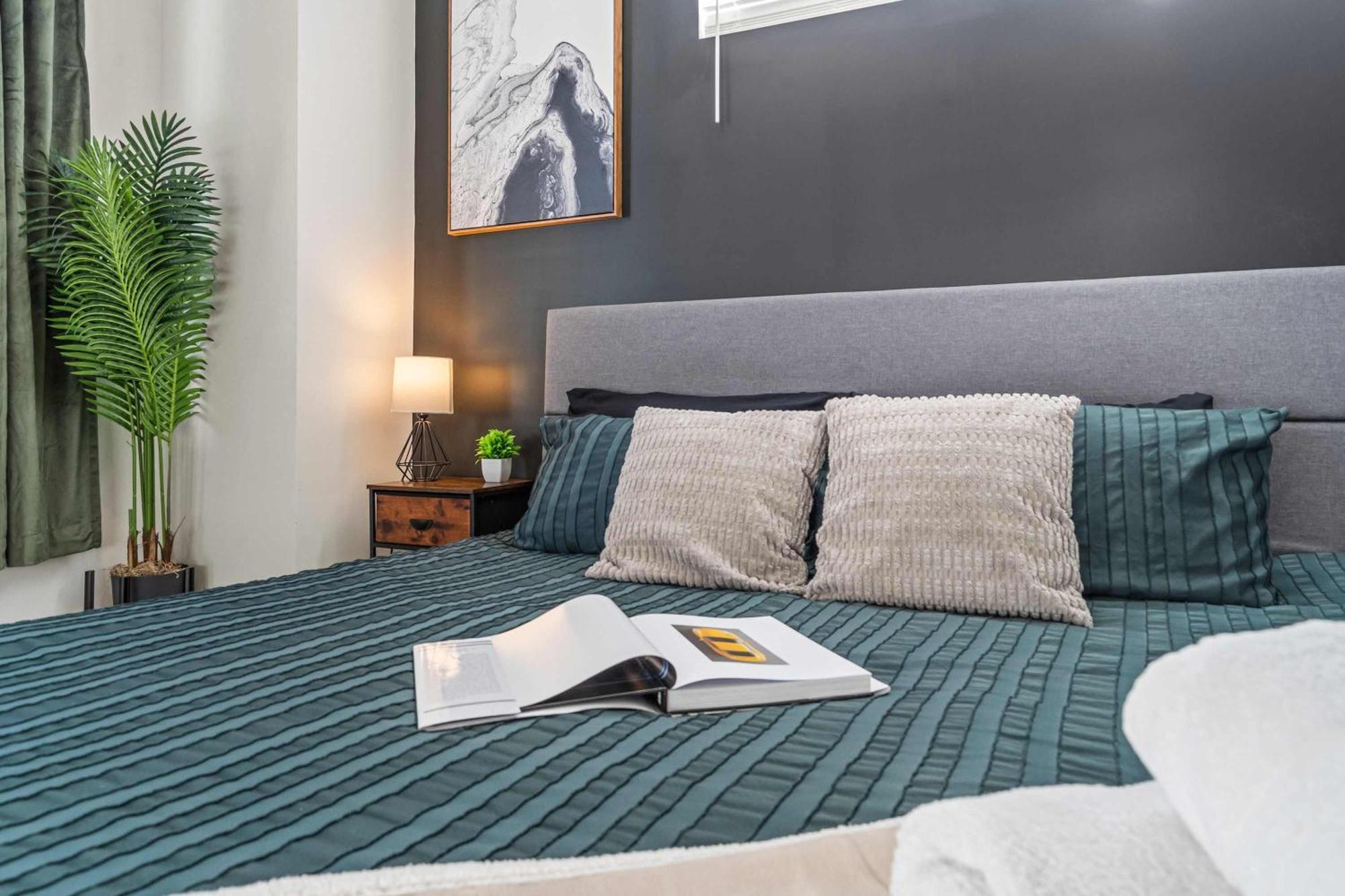 Luxe King 3br Townhouse Mins To Uptown Clt Holiday home Charlotte