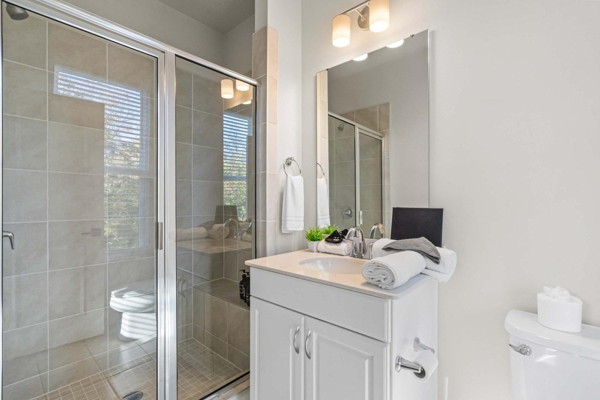 Holiday home Luxe King 3br Townhouse Mins To Uptown Clt *