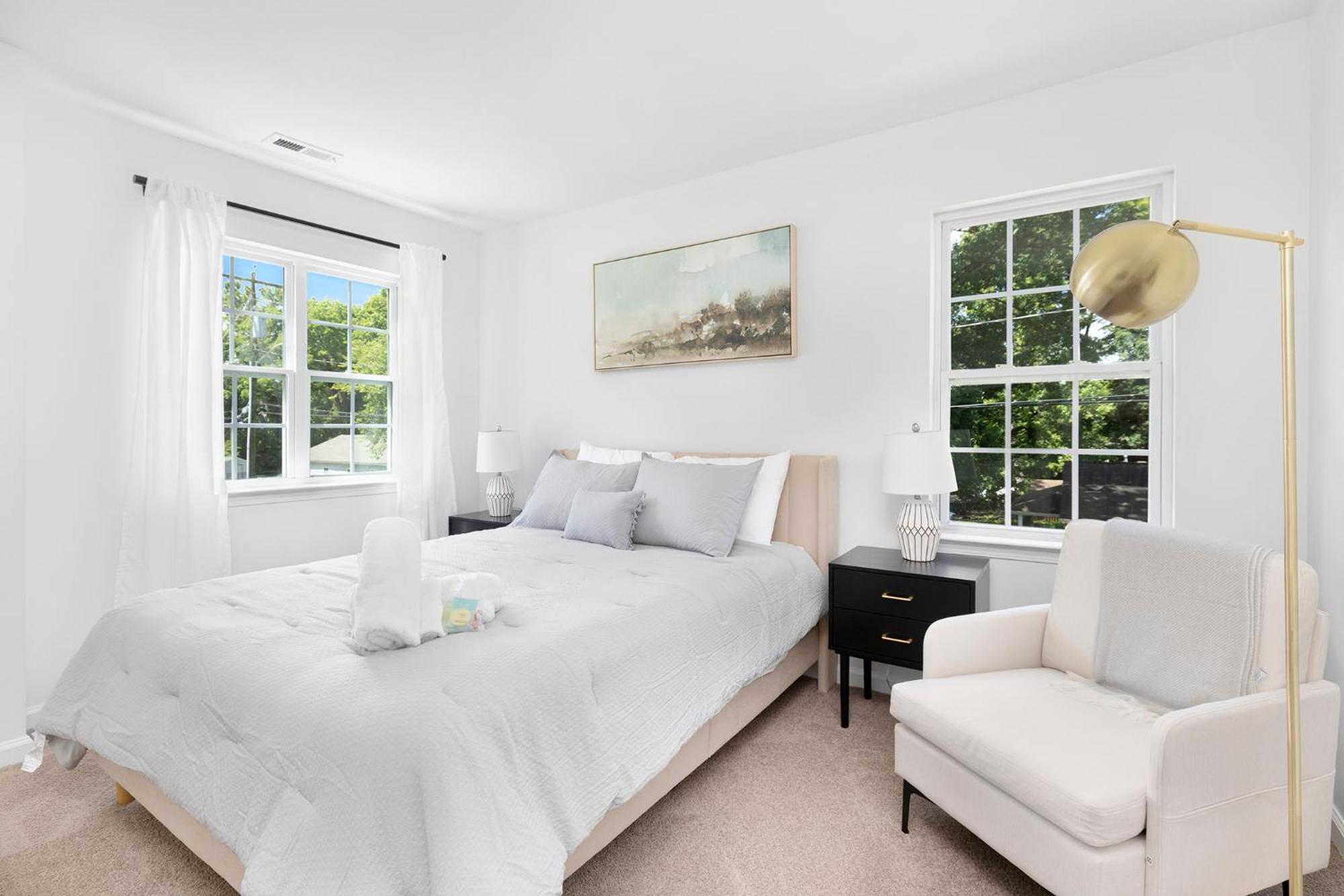 Stylish Queen Getaway In Camp North End Holiday home Charlotte