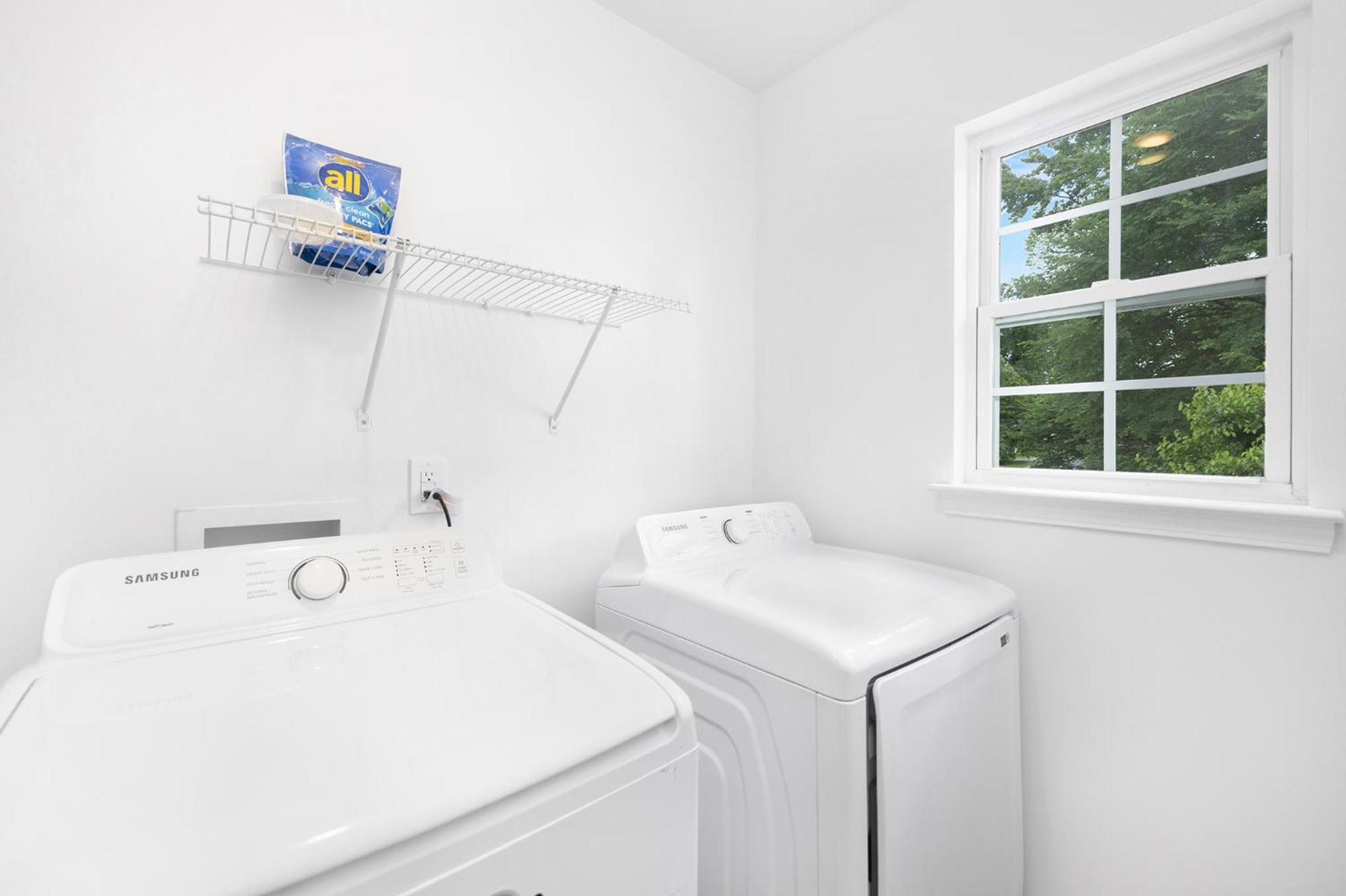 Stylish Queen Getaway In Camp North End Holiday home