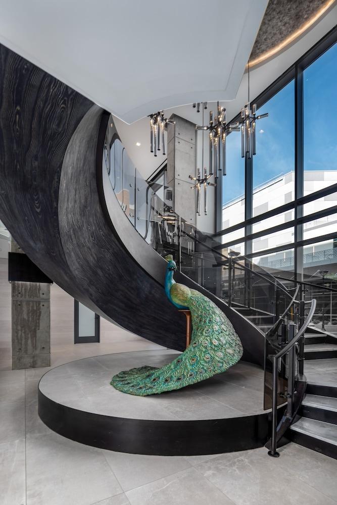 Hyatt Centric Southpark 4*