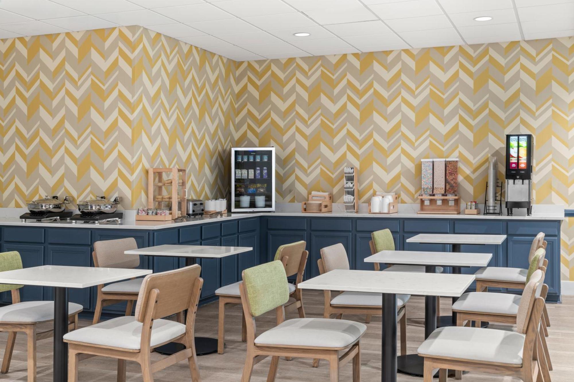 Hotel Express By Marriott South End 3*