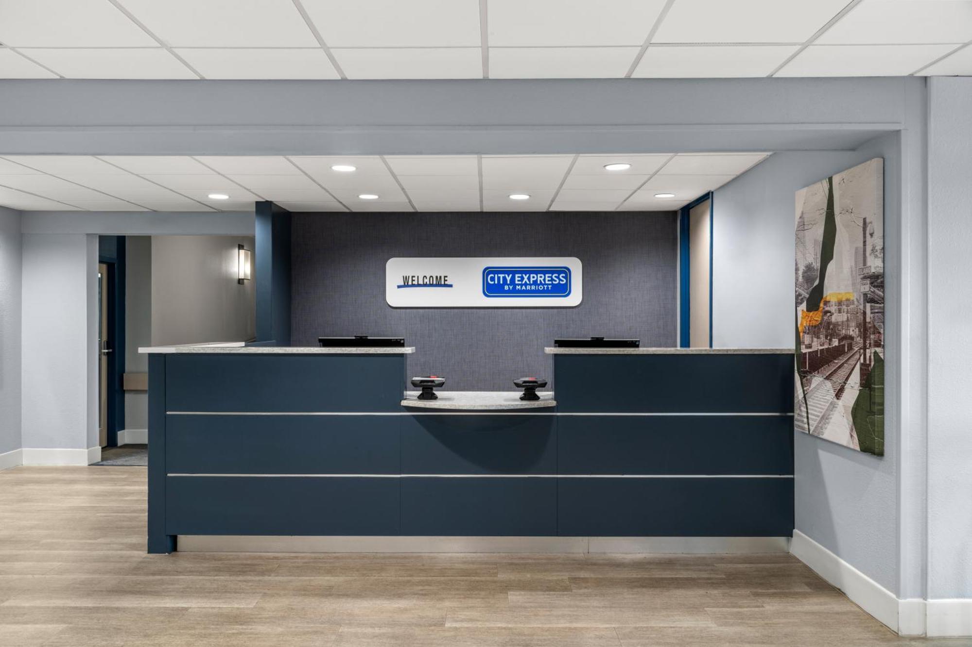 Hotel Express By Marriott South End