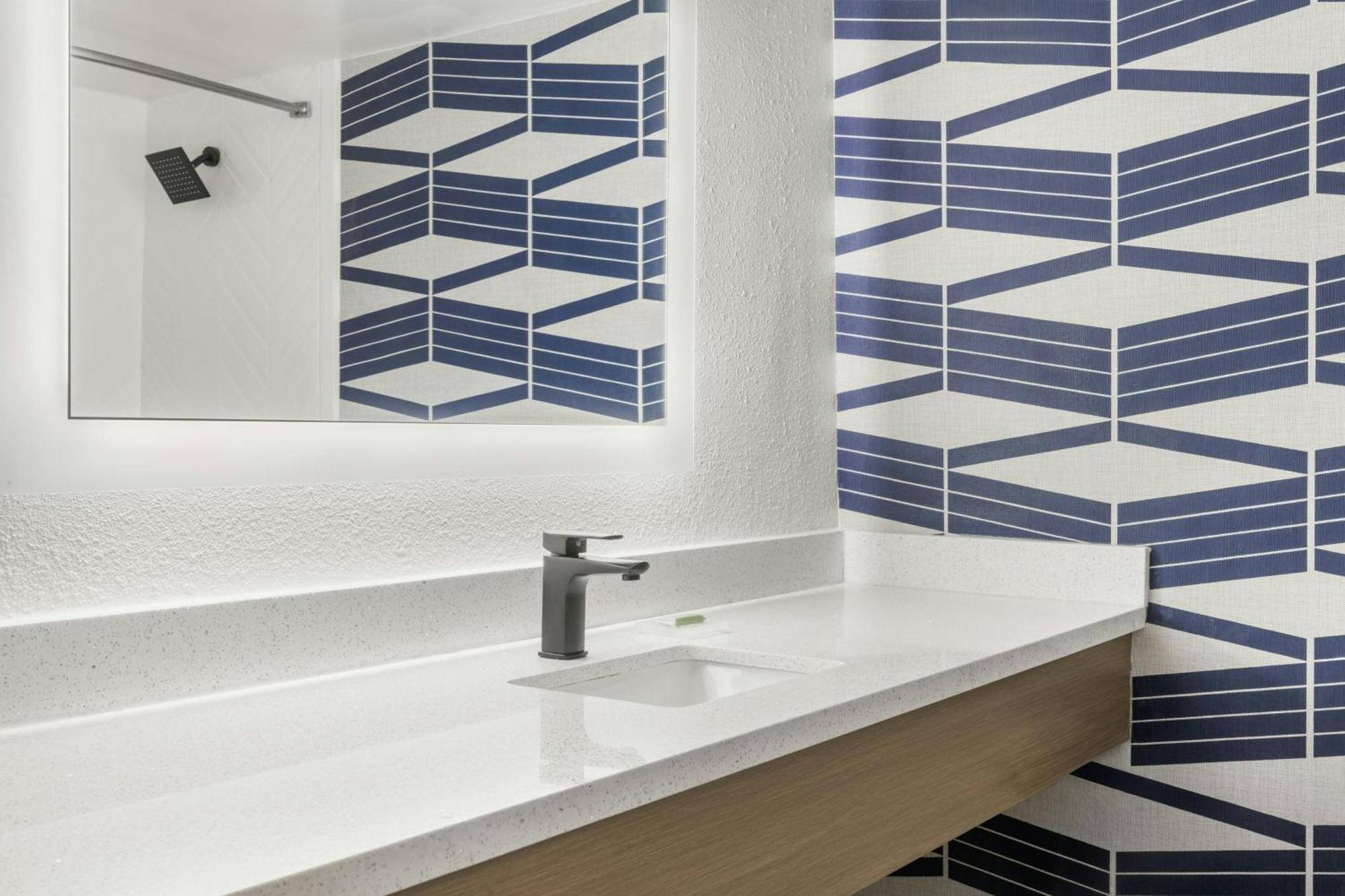 Express By Marriott South End Hotel