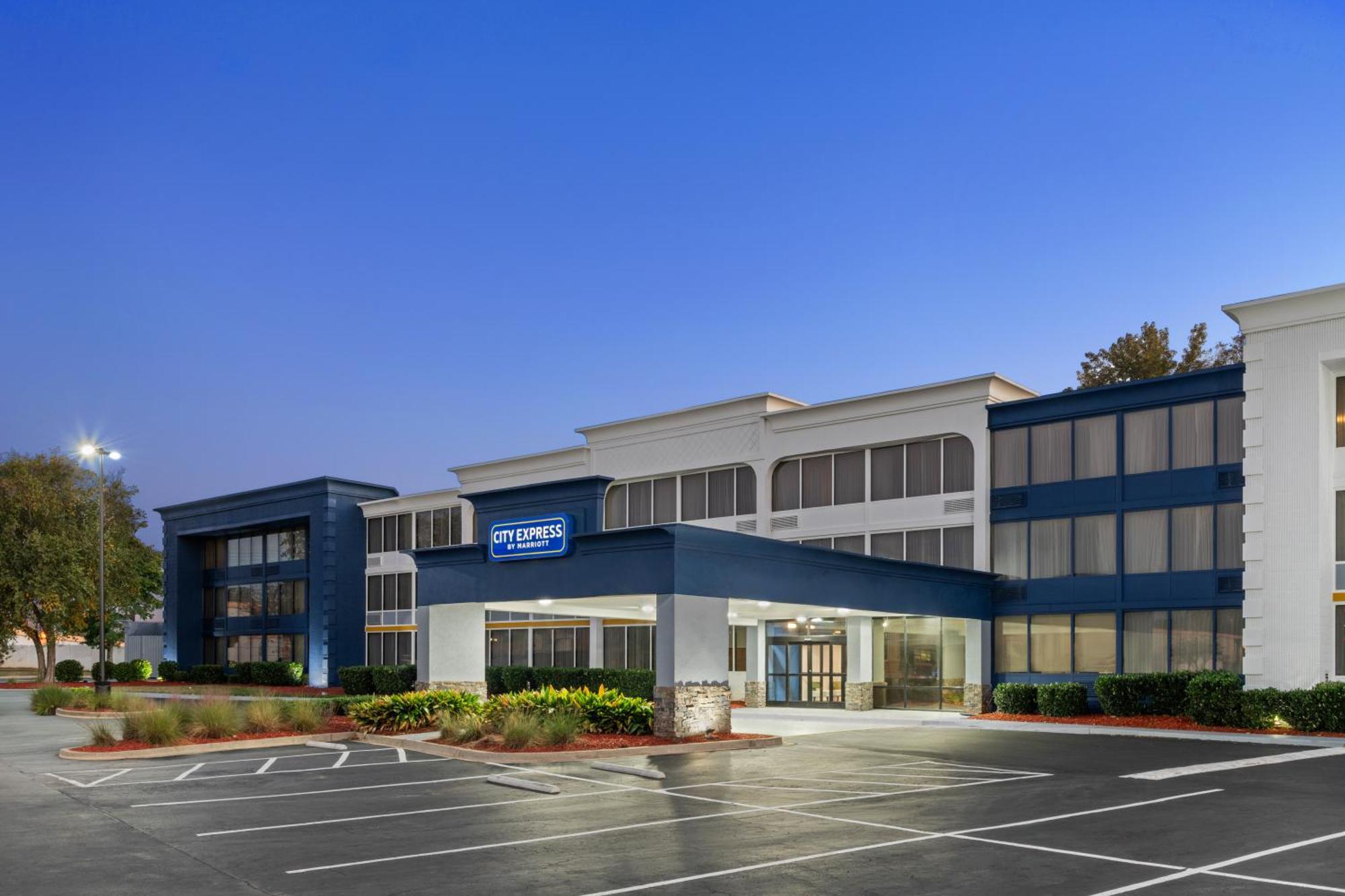 Hotel Express By Marriott South End Charlotte