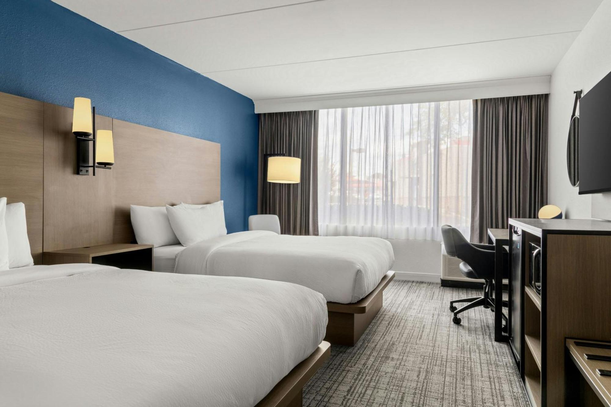 Express By Marriott South End 3*