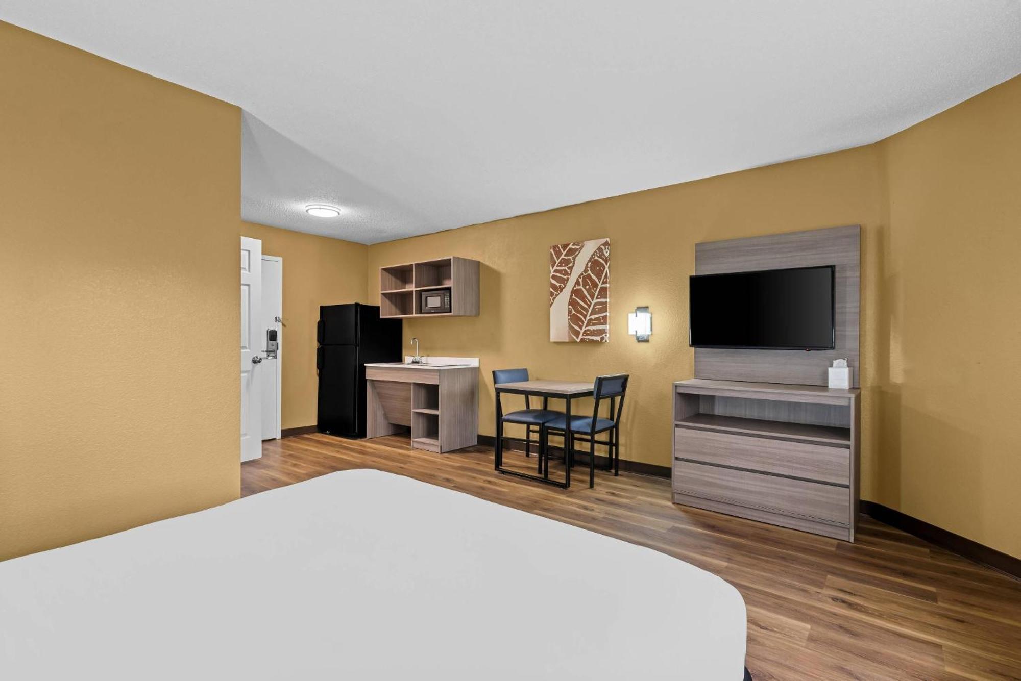 Mainstay - Executive Park Charlotte