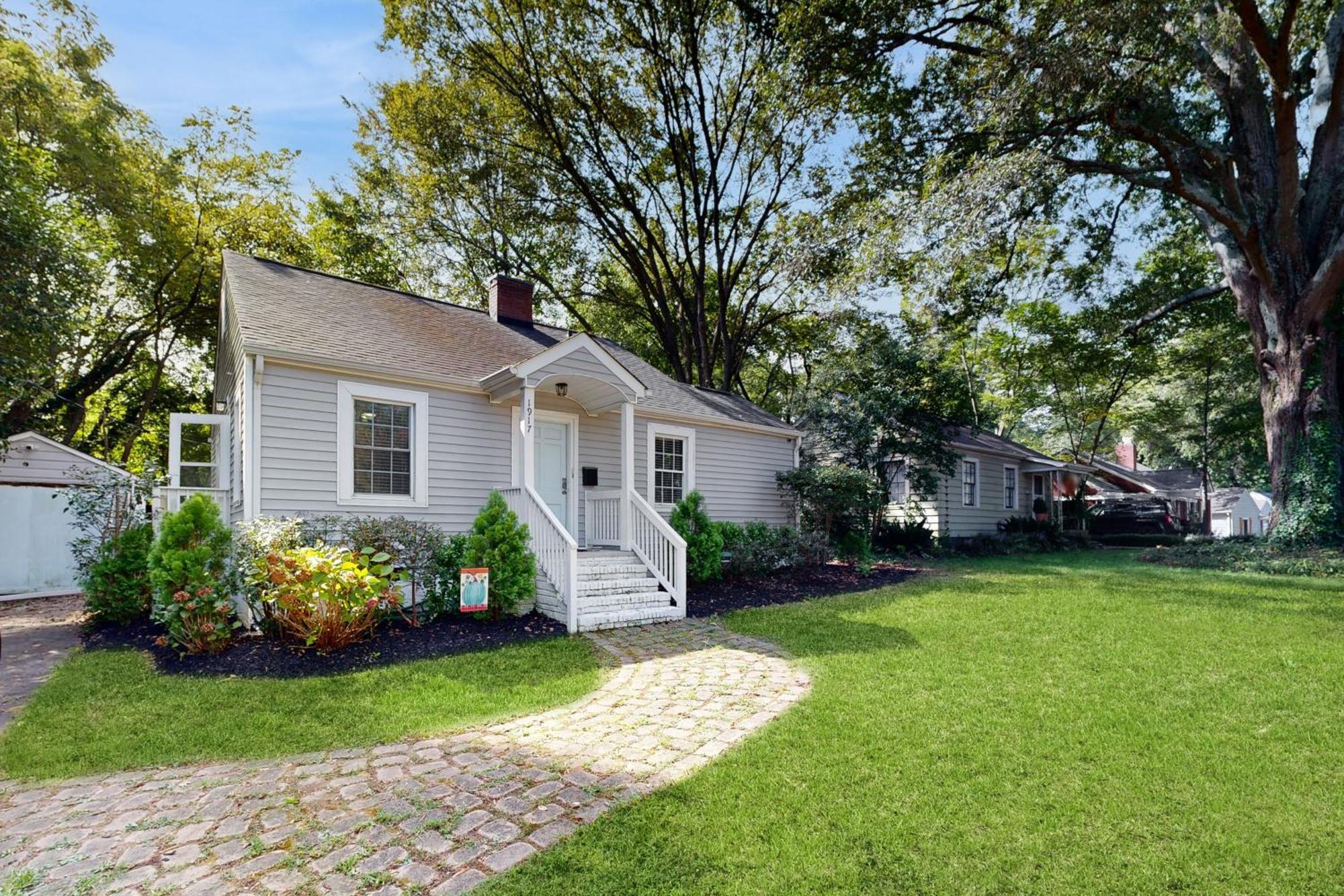 Charming House With Cozy Patio And Fire Pit * Charlotte