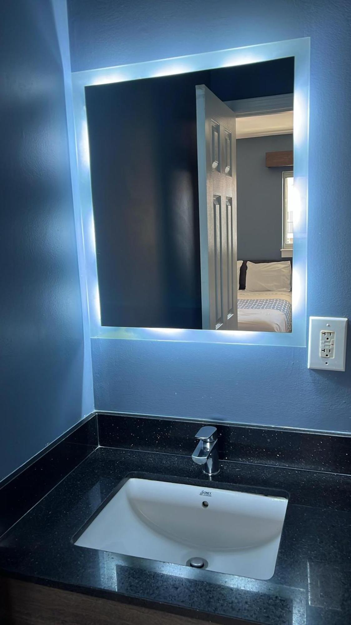 Suburban - Ballantyne 3* Charlotte