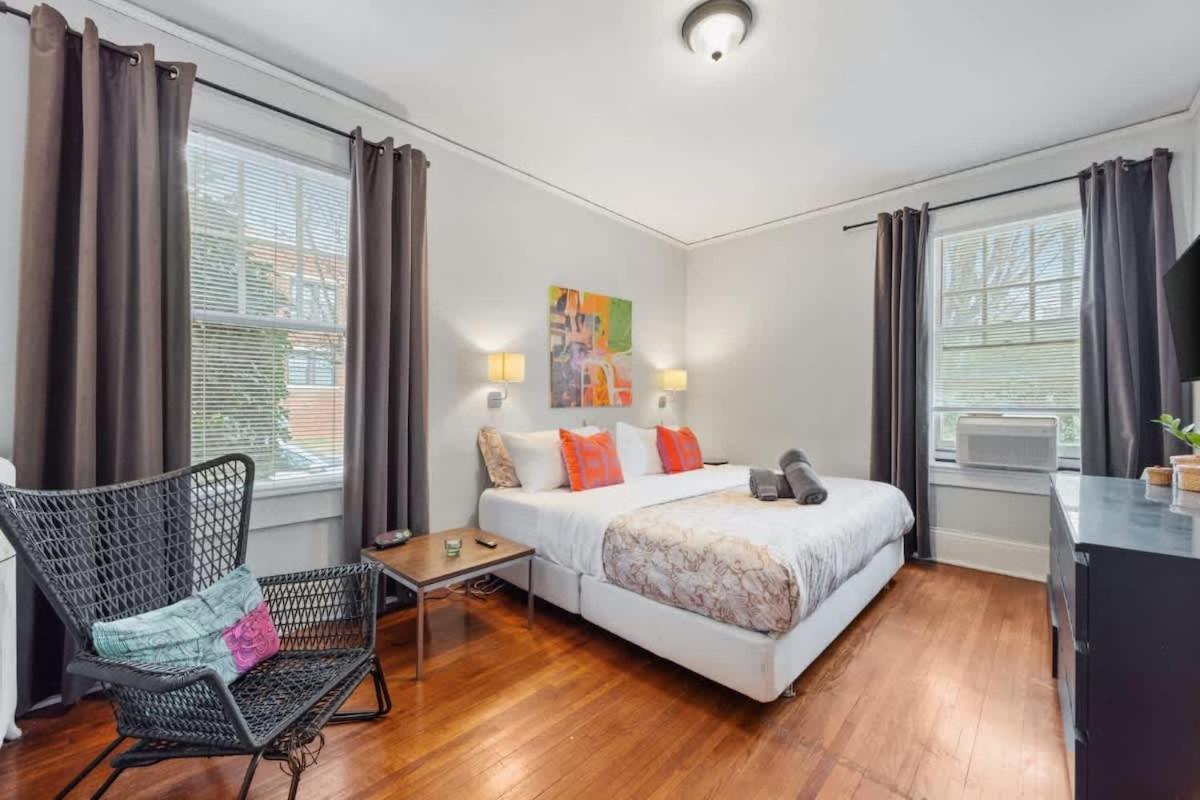 Elegant And Colorful 1br With Covered Porch * Charlotte