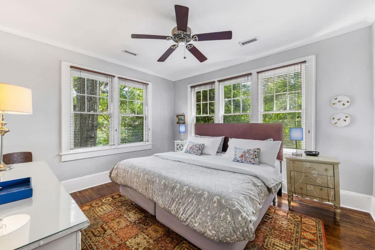 Holiday home Contemporary Gem In The Heart Of Myers Park Charlotte