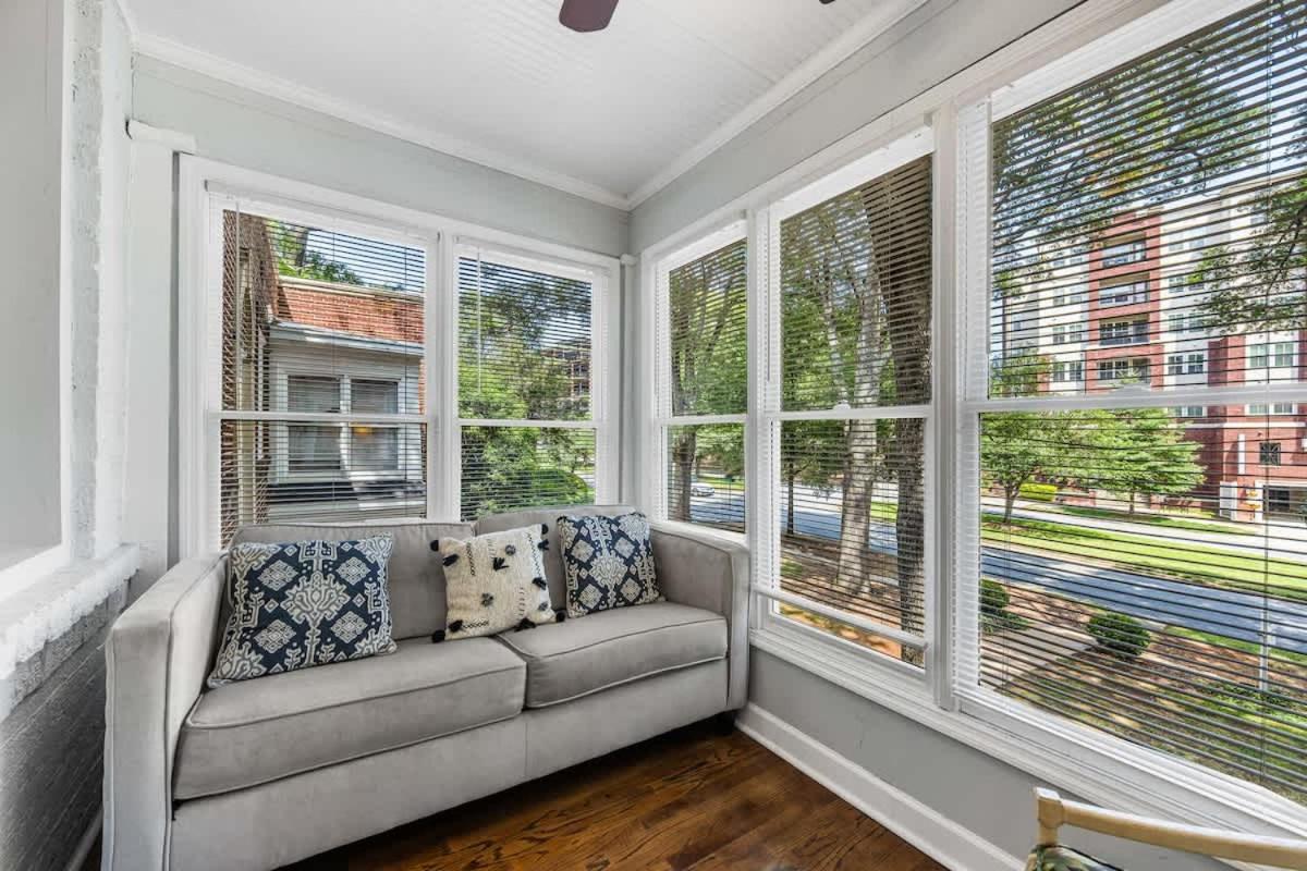 Contemporary Gem In The Heart Of Myers Park Holiday home *