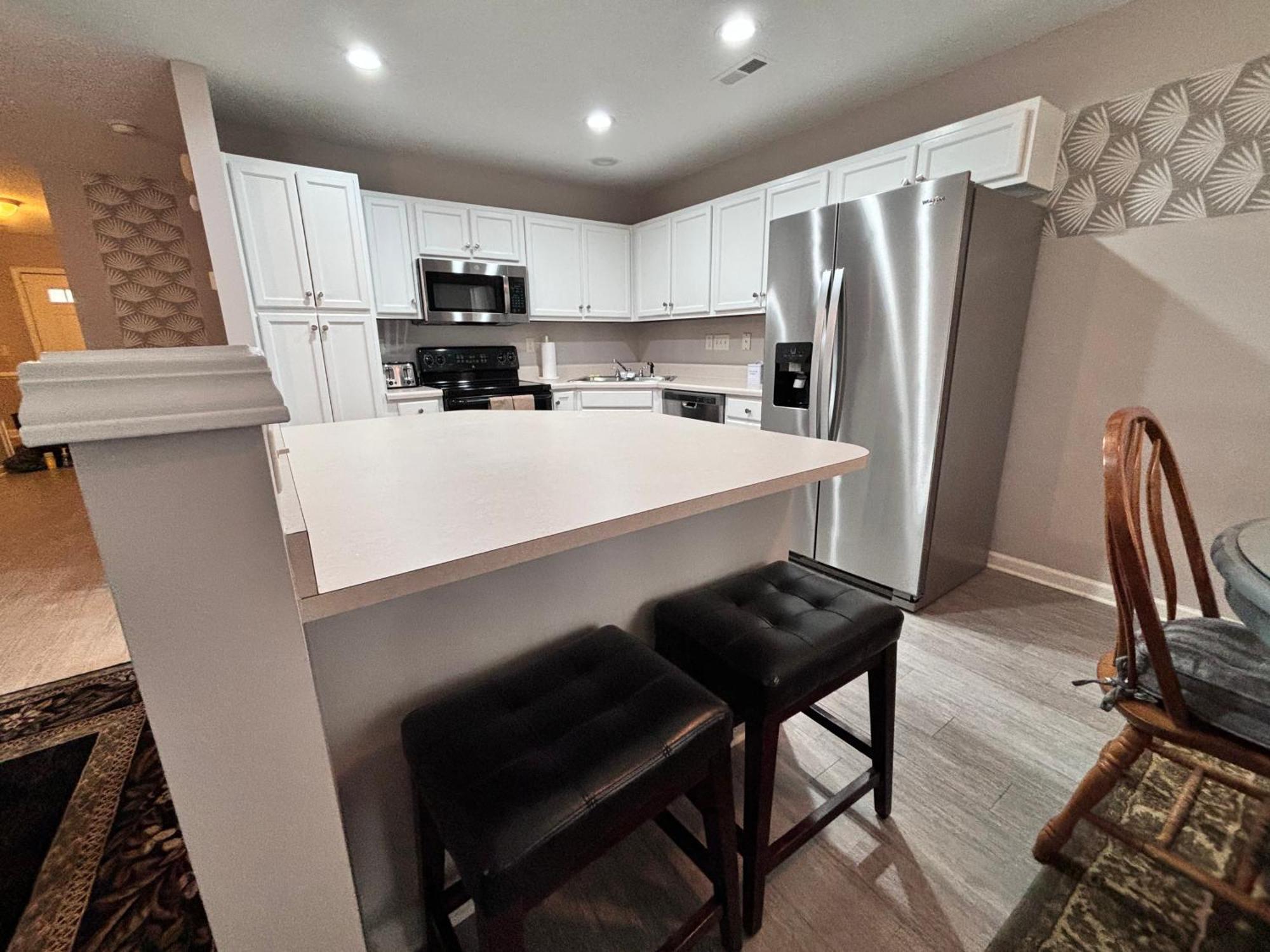 Beautiful 2 King Bedrooms With Garage Holiday home