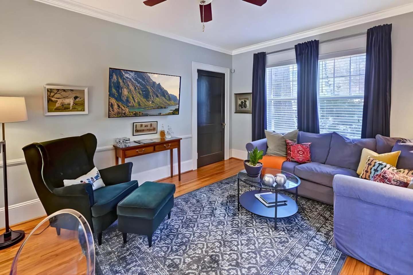 Chic Comfortable 2br With Porch Near Dilworth Holiday home *