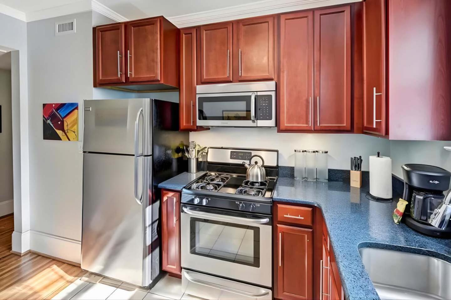 Chic Comfortable 2br With Porch Near Dilworth Holiday home Charlotte