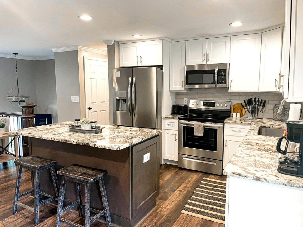 Holiday home Family With Outdoor Living Areas And Foosball Table In Nc