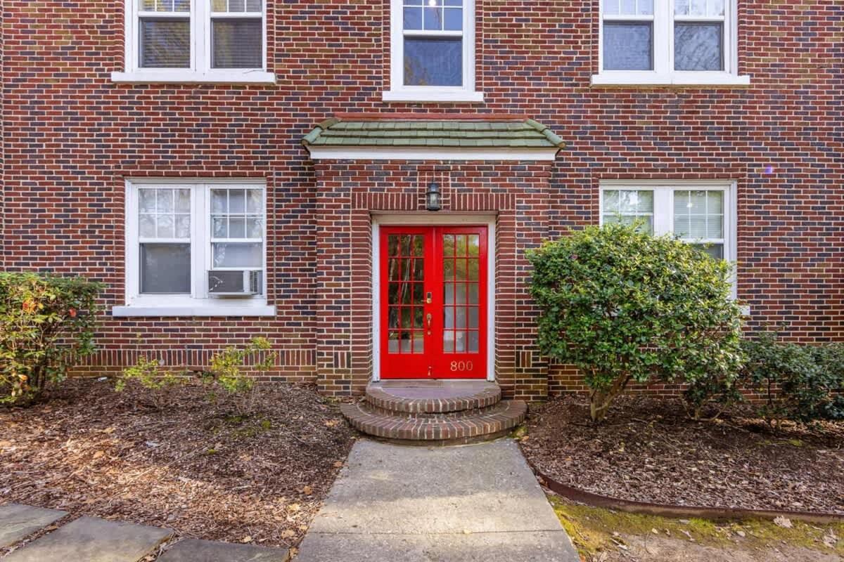 Chic Comfortable 2br With Porch Near Dilworth Holiday home *