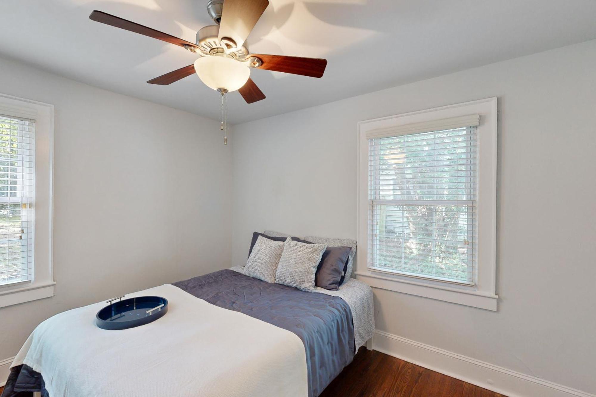 Charming House With Cozy Patio And Fire Pit *