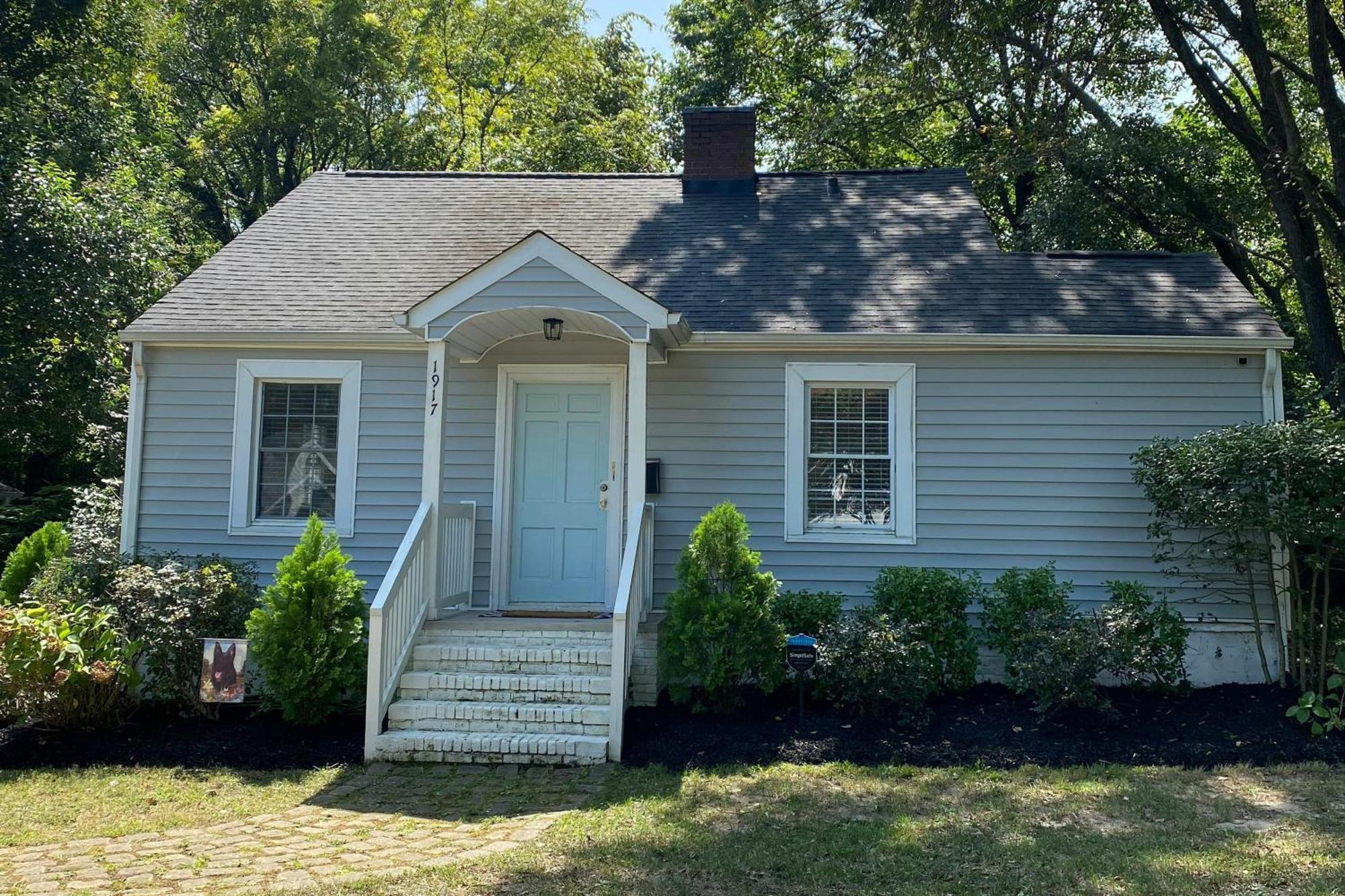 Charming House With Cozy Patio And Fire Pit *