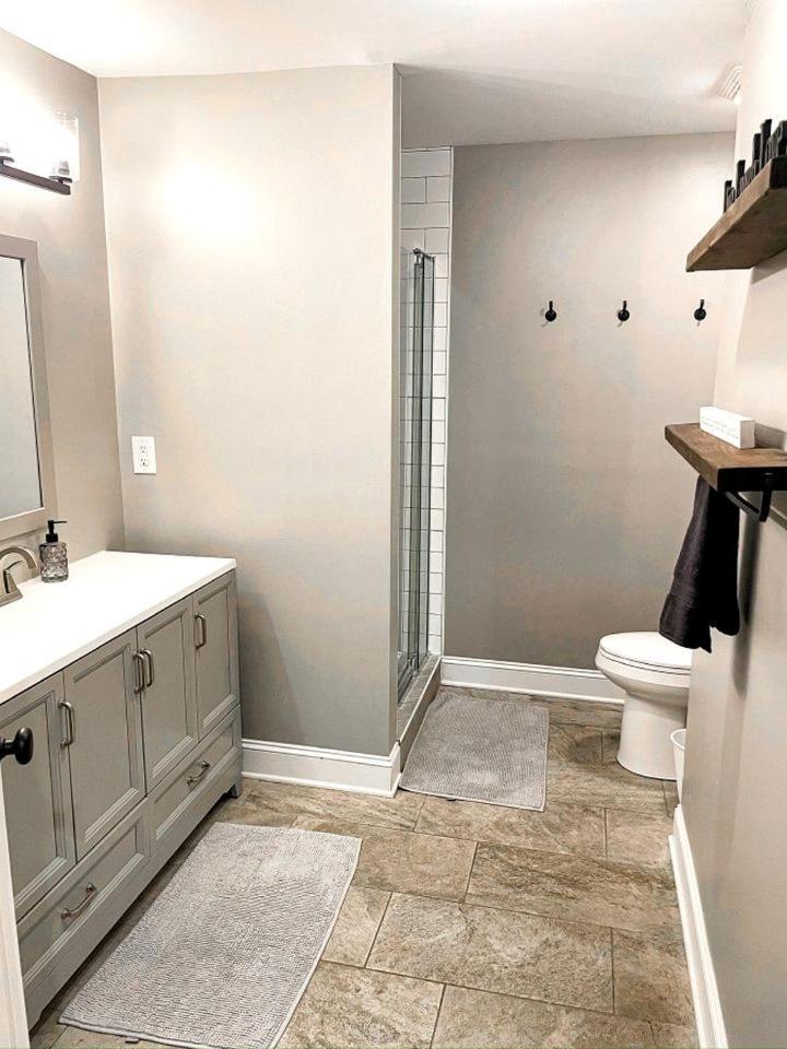 Holiday home Family With Outdoor Living Areas And Foosball Table In Nc