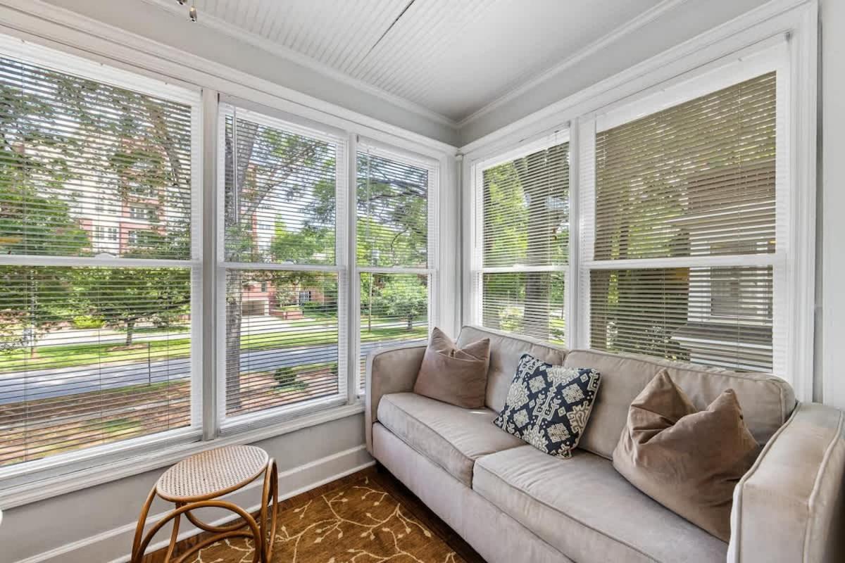 Apartment Light Filled 2 Bedroom In Myers Park With A Porch Charlotte