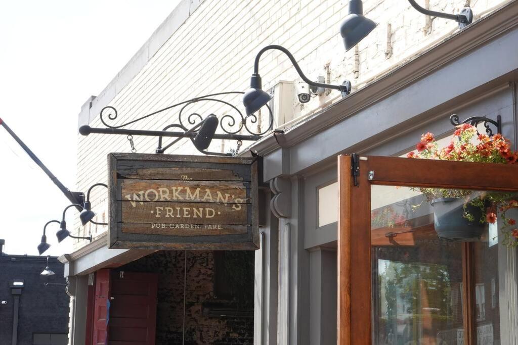 King Bed ► A+ Location ► Full Kitchen Apartment *