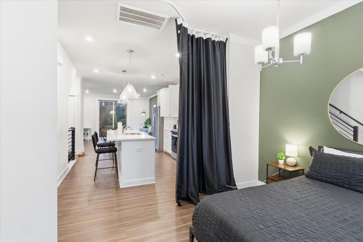 Holiday home 4br Townhouse King Bed Rooftop Uptown Clt