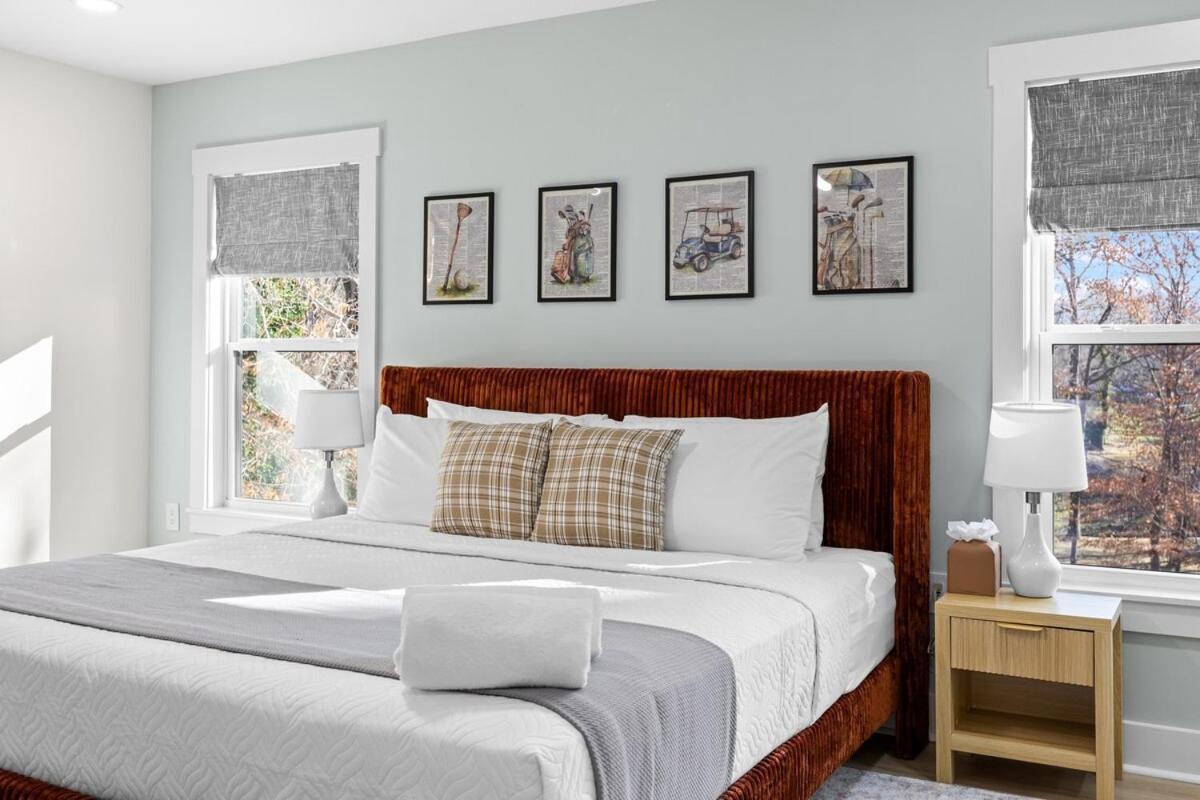 Holiday home 4 Kings-1 Queen-gameroom-lounge-luxury Home-4k1q2t *