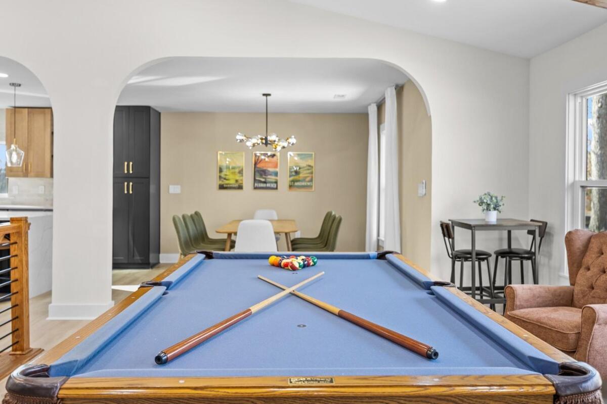 Holiday home 4 Kings-1 Queen-gameroom-lounge-luxury Home-4k1q2t *