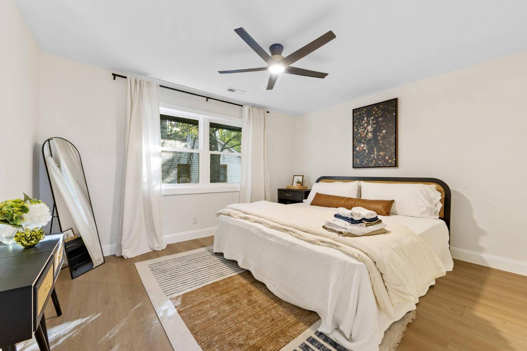 Plaza Shamrock *pied-a-terre* Newly Renovated! Charlotte